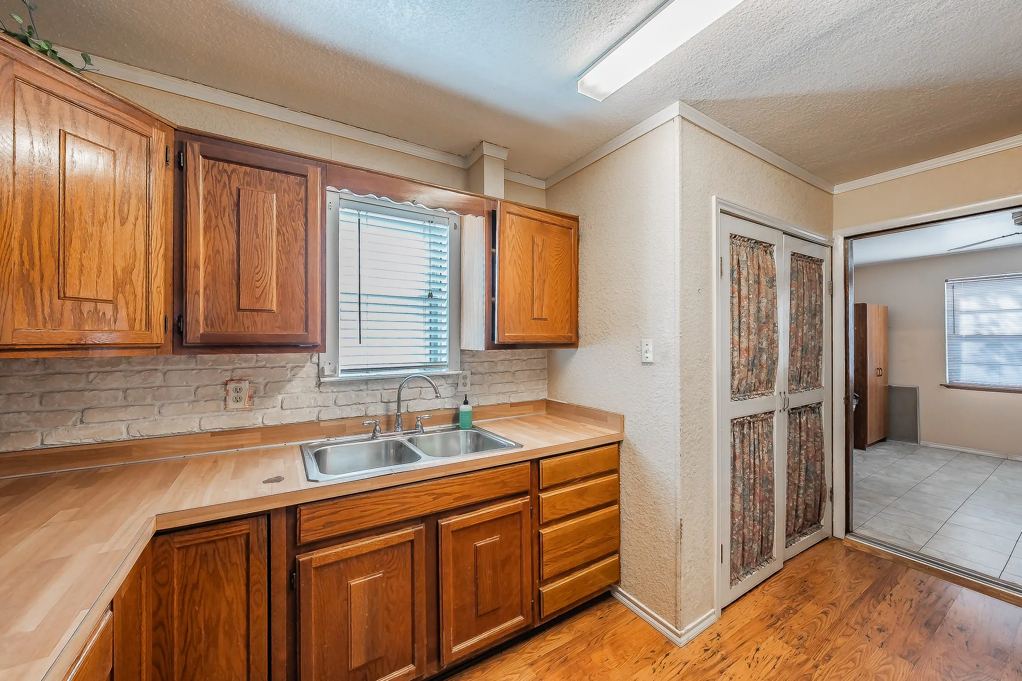 Single Family Residence For Sale in Tarrant County , 1812 Highland Drive E, Keller, Texas 76262, 2 Bedroom, 2 Bathroom, Garage spaces, 1,734 Sqft, built in 1972, mls#21396242, Real Estate Agent in Keller, Homes For Sale in Tarrant county, Homes For Sale in Keller, Realtor in Keller Texas, Real Estate Brokerage Independent Realty Texas, Luminita Cordes Realtor