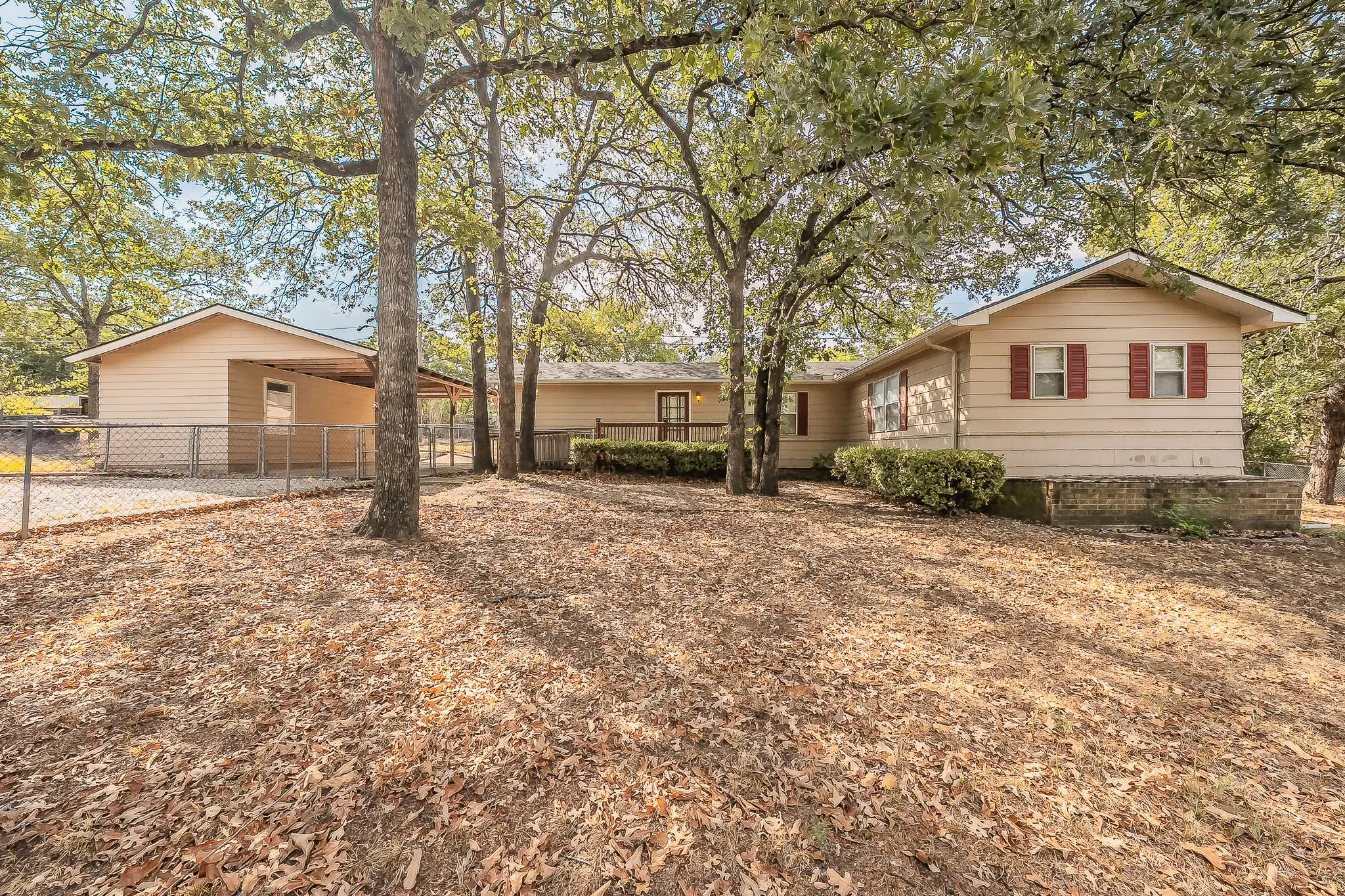 Single Family Residence For Sale in Tarrant County , 1812 Highland Drive E, Keller, Texas 76262, 2 Bedroom, 2 Bathroom, Garage spaces, 1,734 Sqft, built in 1972, mls#21396242, Real Estate Agent in Keller, Homes For Sale in Tarrant county, Homes For Sale in Keller, Realtor in Keller Texas, Real Estate Brokerage Independent Realty Texas, Luminita Cordes Realtor