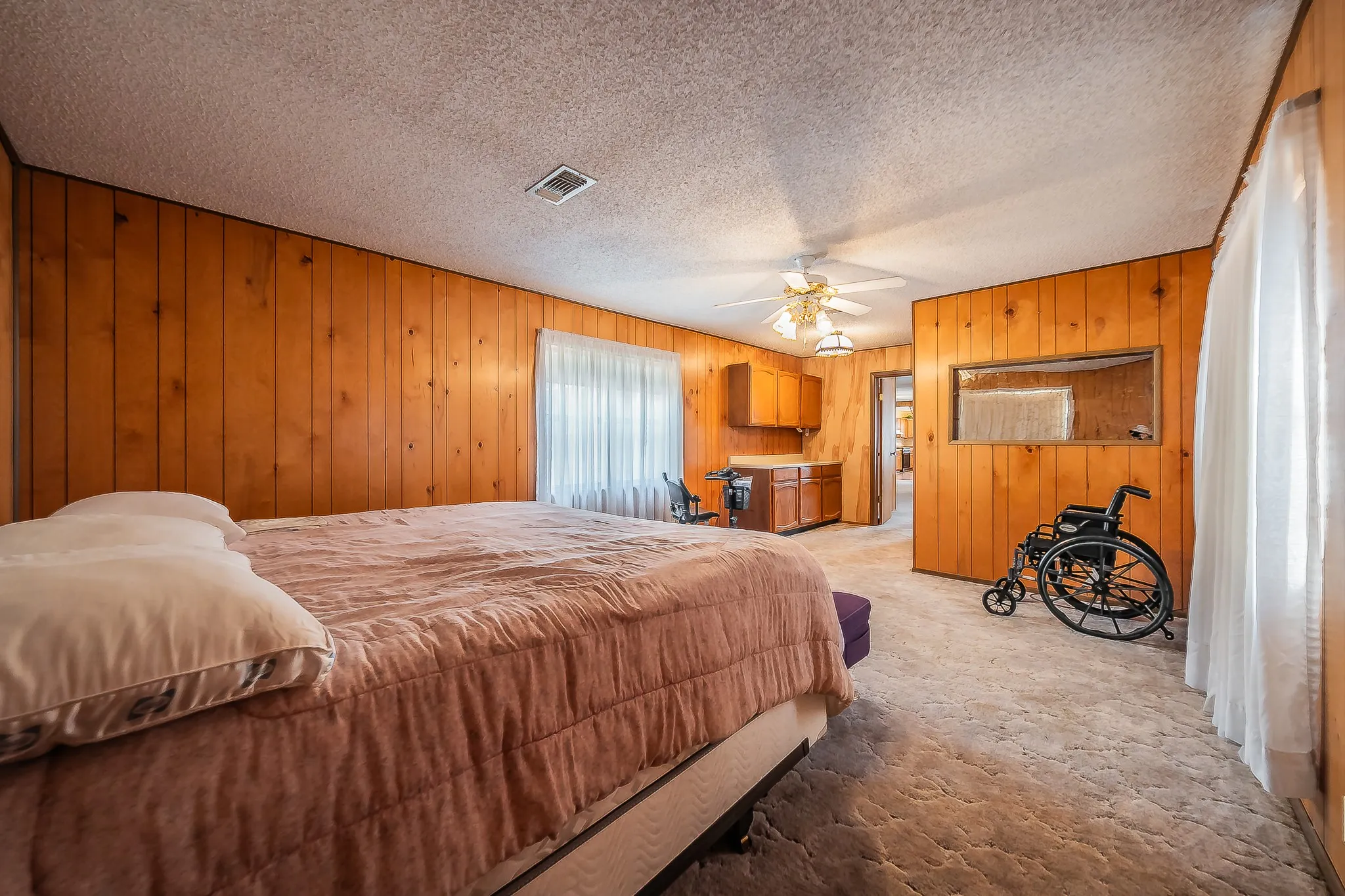 Single Family Residence For Sale in Tarrant County , 1812 Highland Drive E, Keller, Texas 76262, 2 Bedroom, 2 Bathroom, Garage spaces, 1,734 Sqft, built in 1972, mls#21396242, Real Estate Agent in Keller, Homes For Sale in Tarrant county, Homes For Sale in Keller, Realtor in Keller Texas, Real Estate Brokerage Independent Realty Texas, Luminita Cordes Realtor