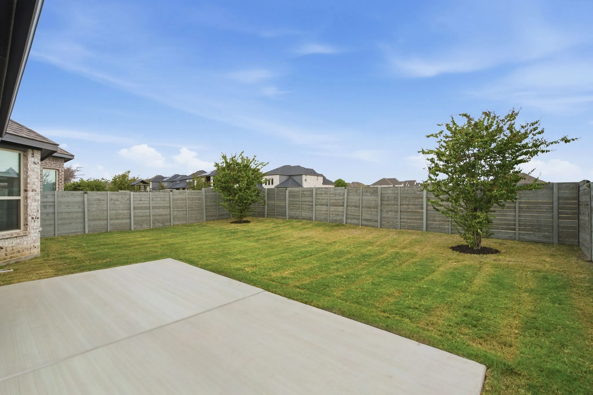 No backyard neighbors!!