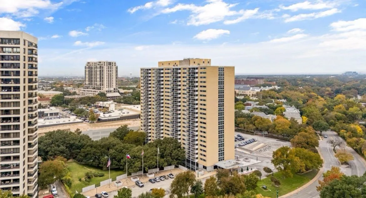 Condominium For Rent in Dallas County , 3883 Turtle Creek Boulevard 1112, Dallas, Texas 75219, 1 Bedroom, 1 Bathroom, 1 Garage spaces, 862 Sqft, built in 1963, mls#21397272, Real Estate Agent in Dallas, Homes For Rent in Dallas county, Homes For Rent in Dallas, Realtor in Dallas Texas, Real Estate Brokerage Independent Realty Texas, Luminita Cordes Realtor