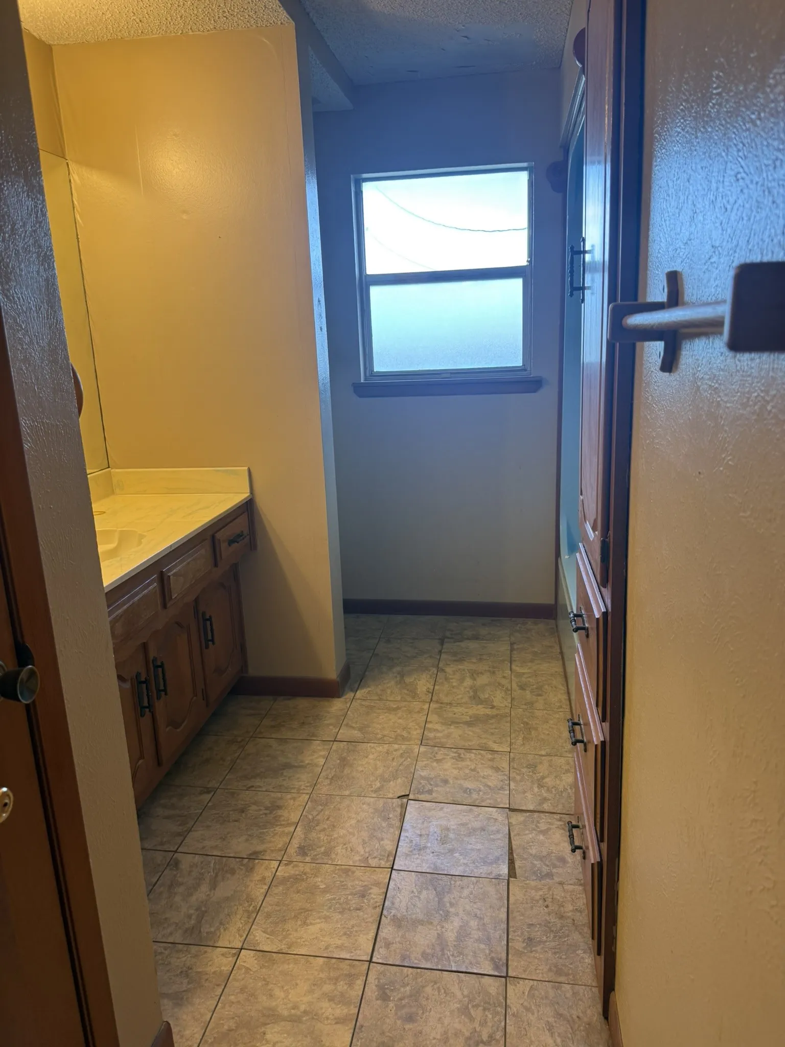 Single Family Residence For Sale in Ellis County , 203 Farrar Road, Waxahachie, Texas 75165, 3 Bedroom, 2 Bathroom, 2 Garage spaces, 1,943 Sqft, built in 1980, mls#21397263, Real Estate Agent in Waxahachie, Homes For Sale in Ellis county, Homes For Sale in Waxahachie, Realtor in Waxahachie Texas, Real Estate Brokerage Independent Realty Texas, Luminita Cordes Realtor