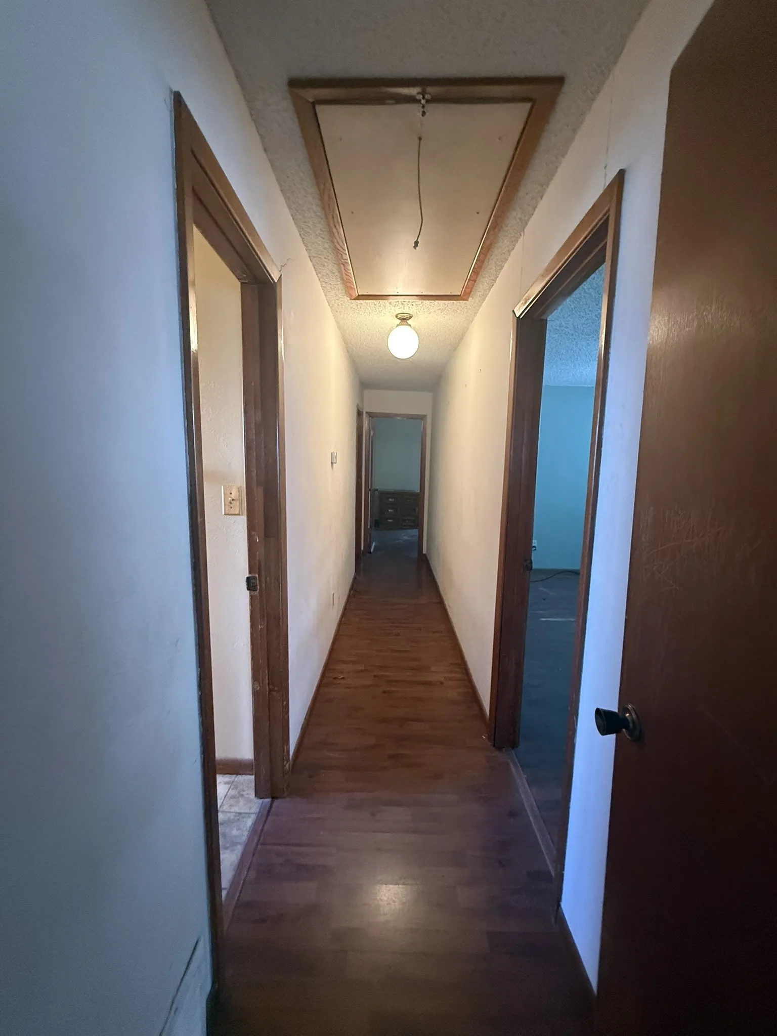 Single Family Residence For Sale in Ellis County , 203 Farrar Road, Waxahachie, Texas 75165, 3 Bedroom, 2 Bathroom, 2 Garage spaces, 1,943 Sqft, built in 1980, mls#21397263, Real Estate Agent in Waxahachie, Homes For Sale in Ellis county, Homes For Sale in Waxahachie, Realtor in Waxahachie Texas, Real Estate Brokerage Independent Realty Texas, Luminita Cordes Realtor