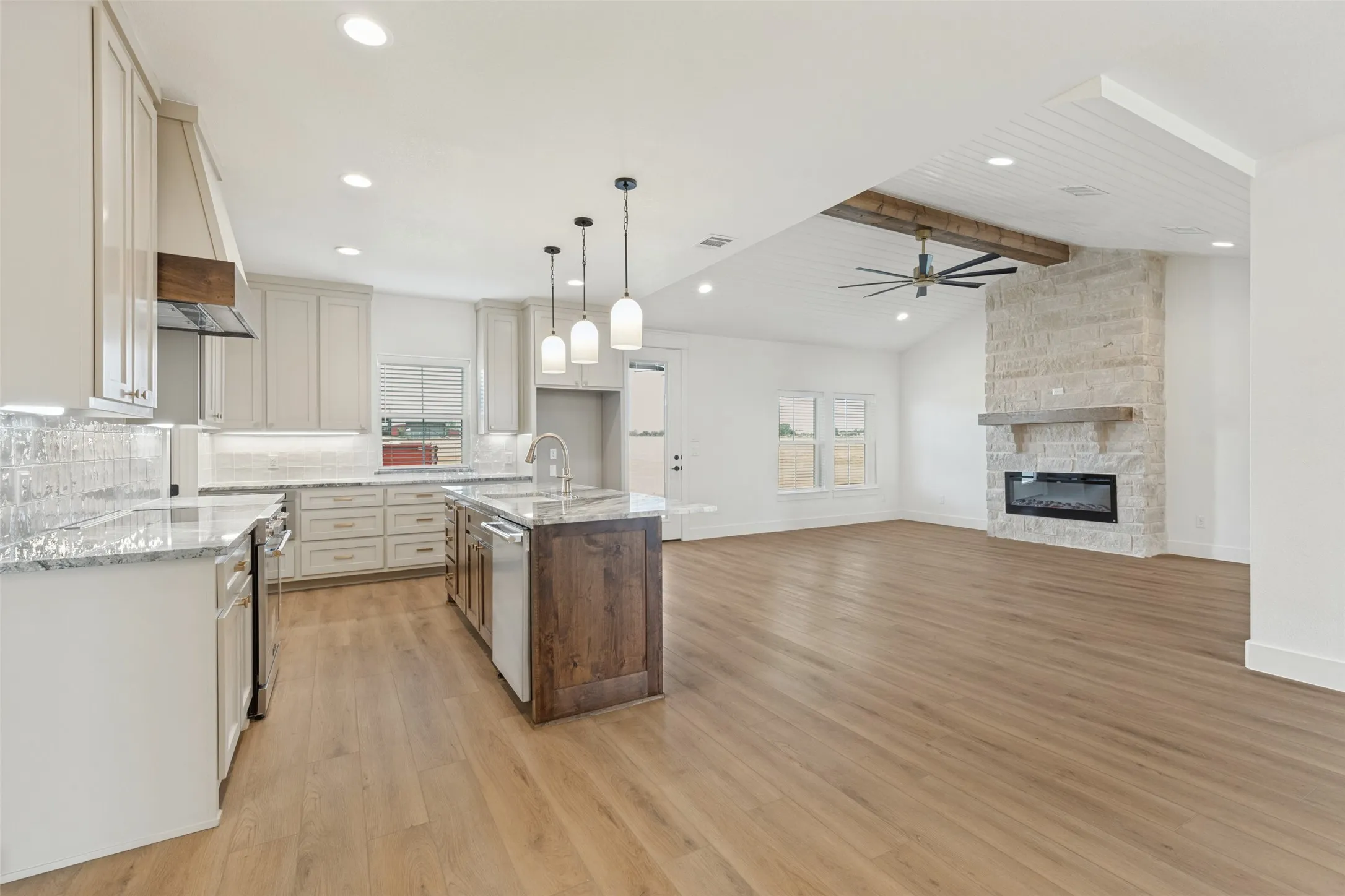 Single Family Residence For Sale in Wise County , 2485 Cottondale Road, Springtown, Texas 76082, 4 Bedroom, 3 Bathroom, 2 Garage spaces, 2,042 Sqft, built in 2026, mls#21397271, Real Estate Agent in Springtown, Homes For Sale in Wise county, Homes For Sale in Springtown, Realtor in Springtown Texas, Real Estate Brokerage Independent Realty Texas, Luminita Cordes Realtor