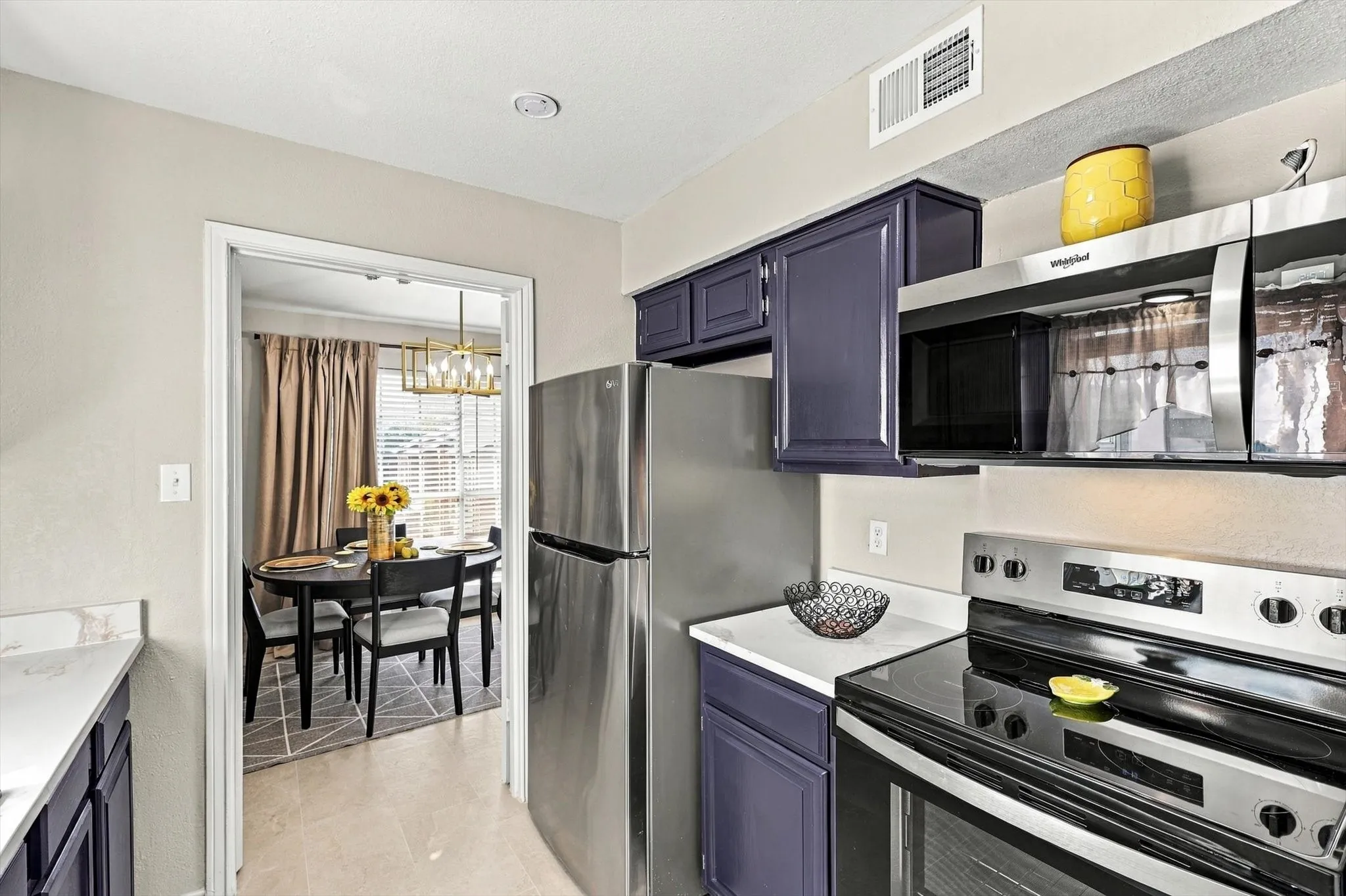 Condominium For Rent in Dallas County , 9801 Royal Lane 202, Dallas, Texas 75231, 2 Bedroom, 1 Bathroom, Garage spaces, 901 Sqft, built in 1981, mls#21397281, Real Estate Agent in Dallas, Homes For Rent in Dallas county, Homes For Rent in Dallas, Realtor in Dallas Texas, Real Estate Brokerage Independent Realty Texas, Luminita Cordes Realtor