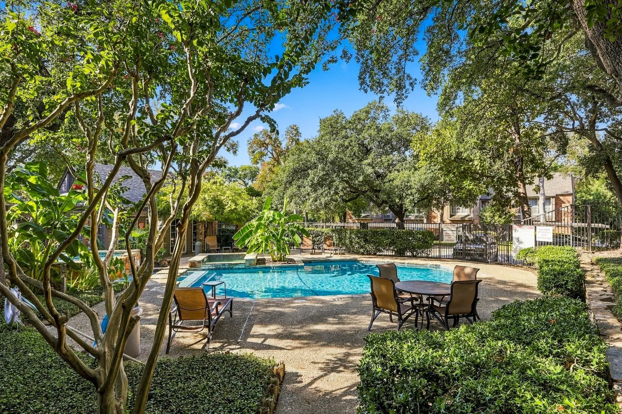 Condominium For Rent in Dallas County , 9801 Royal Lane 202, Dallas, Texas 75231, 2 Bedroom, 1 Bathroom, Garage spaces, 901 Sqft, built in 1981, mls#21397281, Real Estate Agent in Dallas, Homes For Rent in Dallas county, Homes For Rent in Dallas, Realtor in Dallas Texas, Real Estate Brokerage Independent Realty Texas, Luminita Cordes Realtor