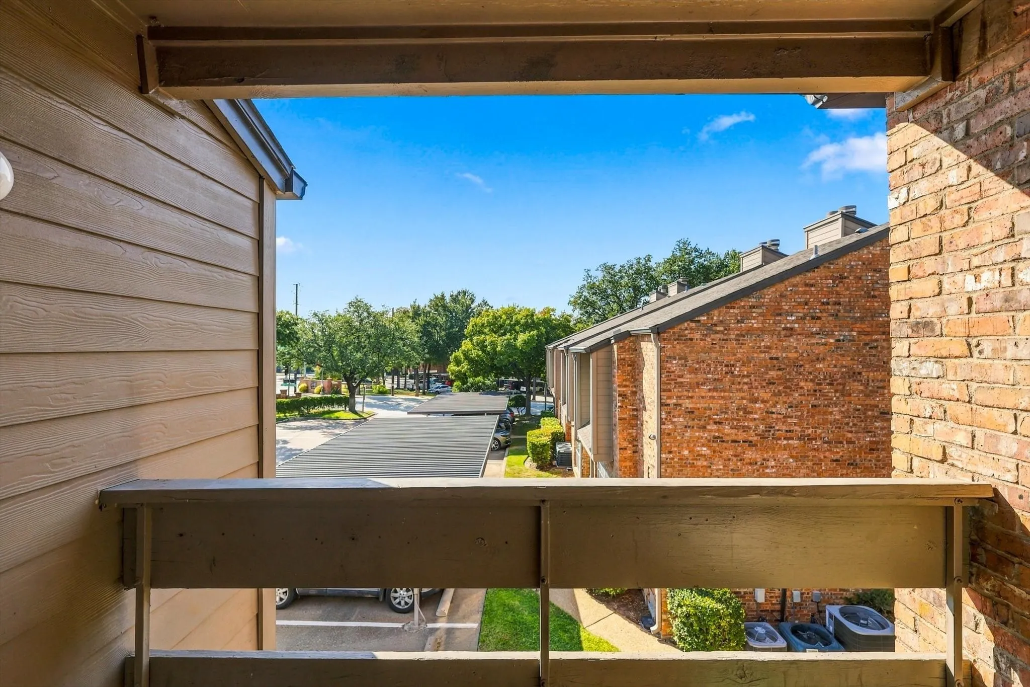 Condominium For Rent in Dallas County , 9801 Royal Lane 202, Dallas, Texas 75231, 2 Bedroom, 1 Bathroom, Garage spaces, 901 Sqft, built in 1981, mls#21397281, Real Estate Agent in Dallas, Homes For Rent in Dallas county, Homes For Rent in Dallas, Realtor in Dallas Texas, Real Estate Brokerage Independent Realty Texas, Luminita Cordes Realtor