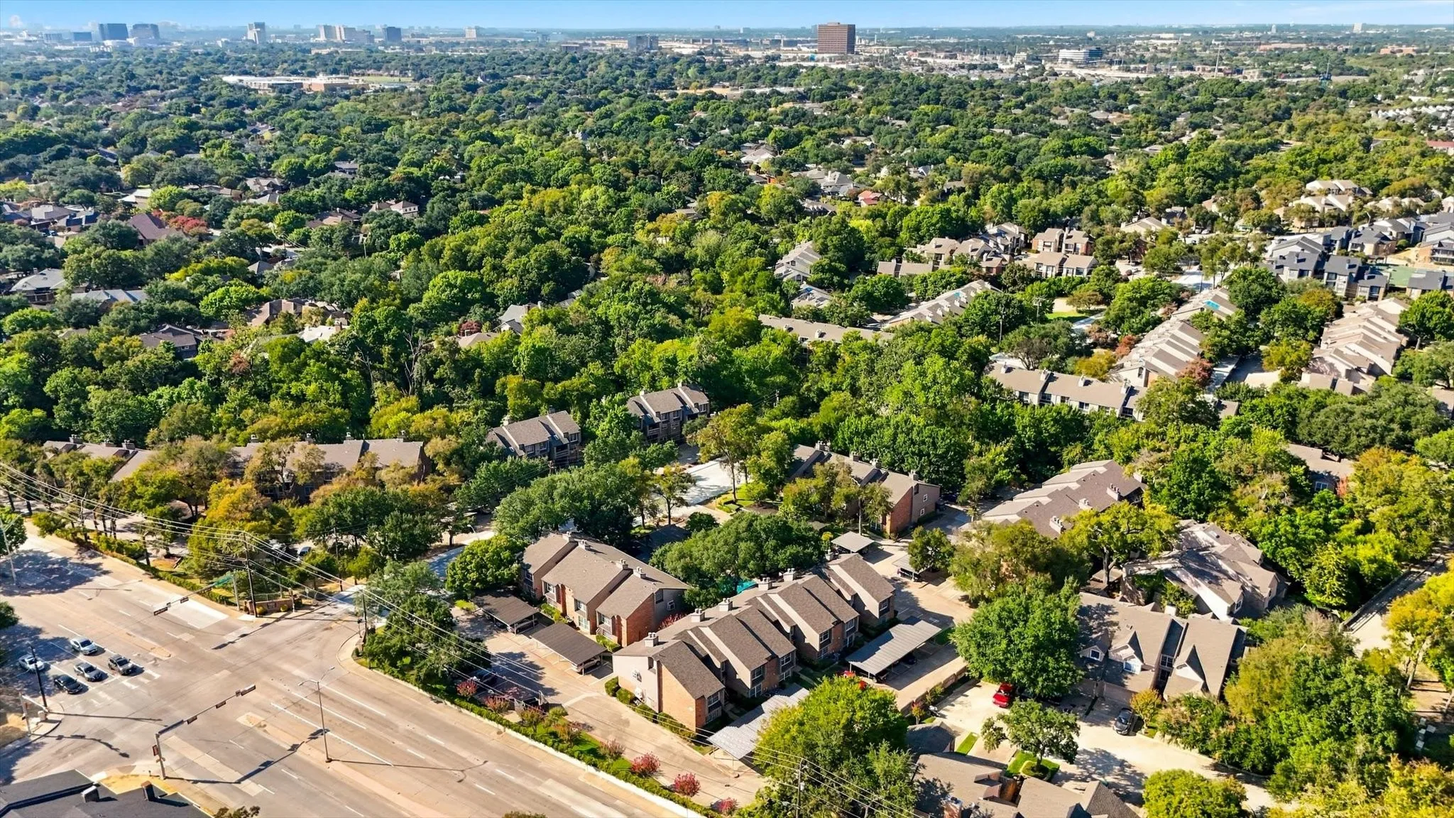 Condominium For Rent in Dallas County , 9801 Royal Lane 202, Dallas, Texas 75231, 2 Bedroom, 1 Bathroom, Garage spaces, 901 Sqft, built in 1981, mls#21397281, Real Estate Agent in Dallas, Homes For Rent in Dallas county, Homes For Rent in Dallas, Realtor in Dallas Texas, Real Estate Brokerage Independent Realty Texas, Luminita Cordes Realtor