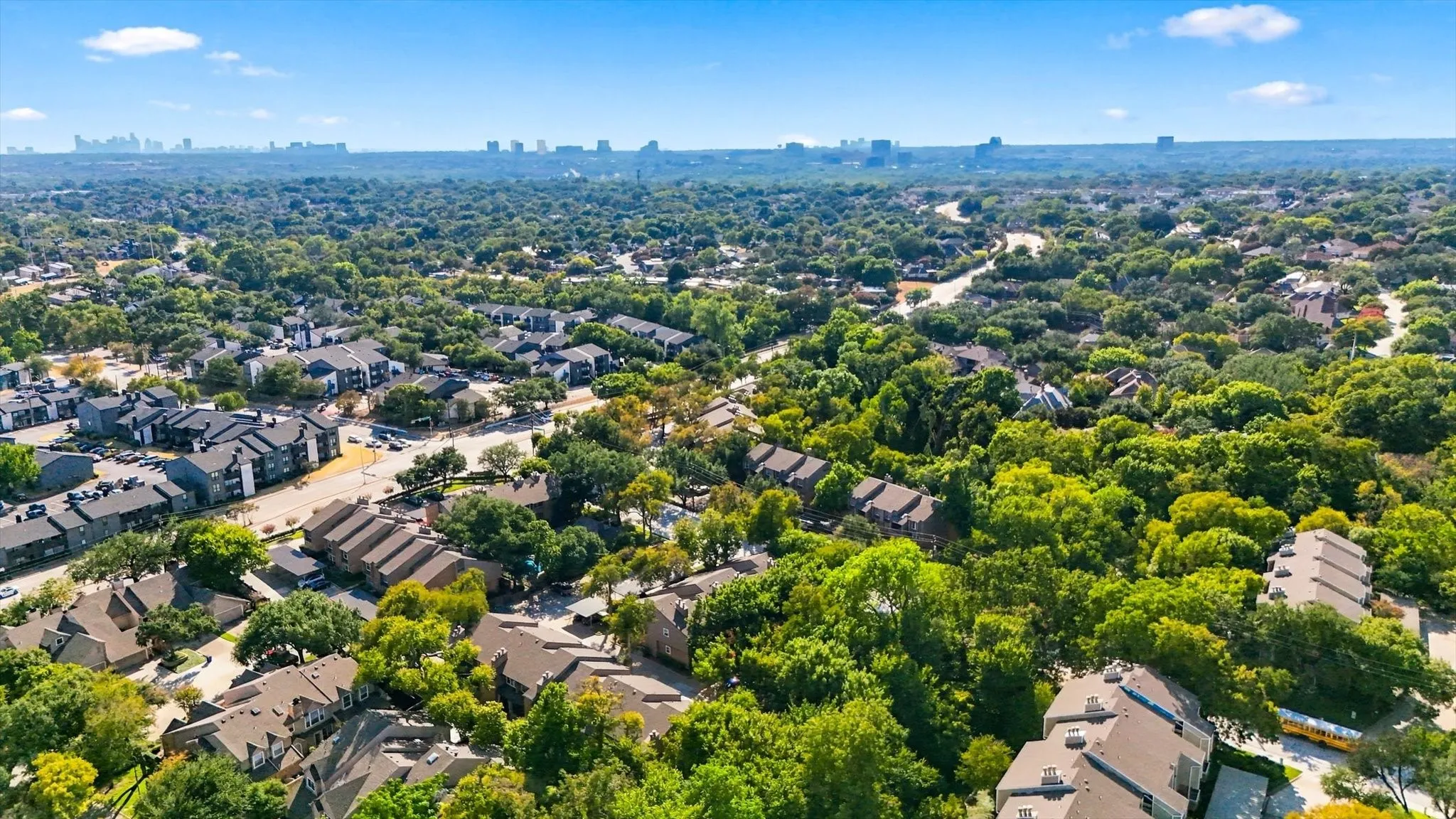Condominium For Rent in Dallas County , 9801 Royal Lane 202, Dallas, Texas 75231, 2 Bedroom, 1 Bathroom, Garage spaces, 901 Sqft, built in 1981, mls#21397281, Real Estate Agent in Dallas, Homes For Rent in Dallas county, Homes For Rent in Dallas, Realtor in Dallas Texas, Real Estate Brokerage Independent Realty Texas, Luminita Cordes Realtor
