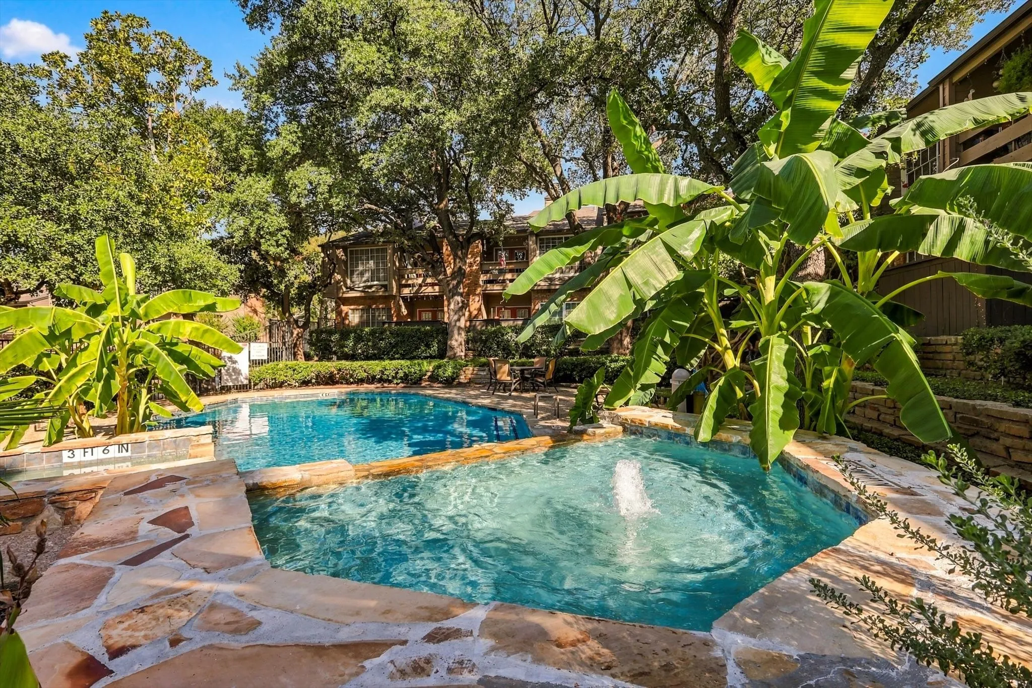 Condominium For Rent in Dallas County , 9801 Royal Lane 202, Dallas, Texas 75231, 2 Bedroom, 1 Bathroom, Garage spaces, 901 Sqft, built in 1981, mls#21397281, Real Estate Agent in Dallas, Homes For Rent in Dallas county, Homes For Rent in Dallas, Realtor in Dallas Texas, Real Estate Brokerage Independent Realty Texas, Luminita Cordes Realtor
