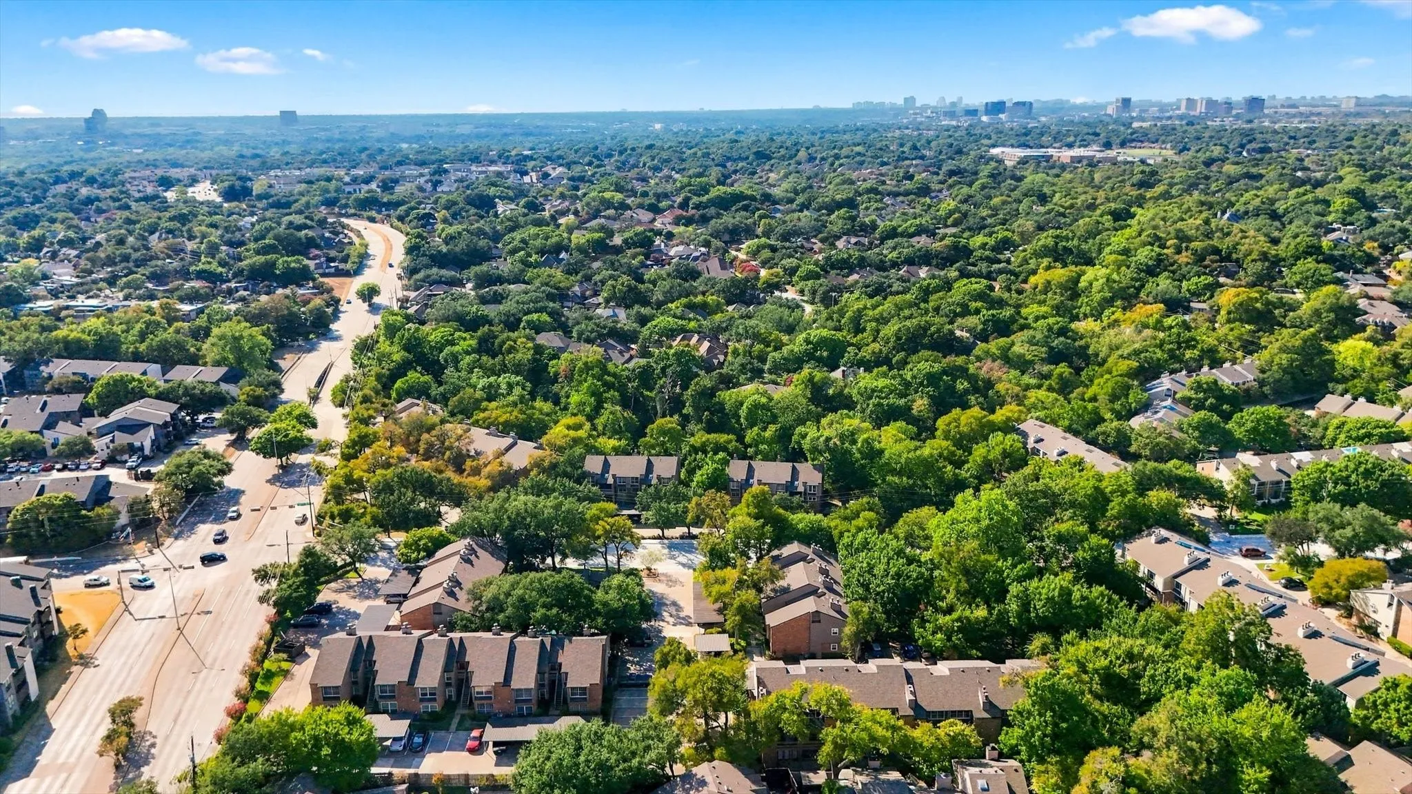 Condominium For Rent in Dallas County , 9801 Royal Lane 202, Dallas, Texas 75231, 2 Bedroom, 1 Bathroom, Garage spaces, 901 Sqft, built in 1981, mls#21397281, Real Estate Agent in Dallas, Homes For Rent in Dallas county, Homes For Rent in Dallas, Realtor in Dallas Texas, Real Estate Brokerage Independent Realty Texas, Luminita Cordes Realtor