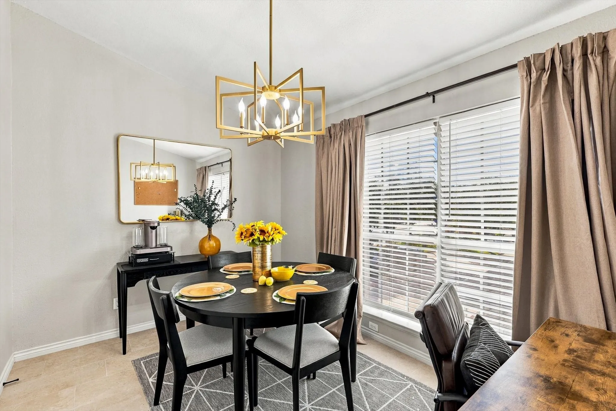 Condominium For Rent in Dallas County , 9801 Royal Lane 202, Dallas, Texas 75231, 2 Bedroom, 1 Bathroom, Garage spaces, 901 Sqft, built in 1981, mls#21397281, Real Estate Agent in Dallas, Homes For Rent in Dallas county, Homes For Rent in Dallas, Realtor in Dallas Texas, Real Estate Brokerage Independent Realty Texas, Luminita Cordes Realtor