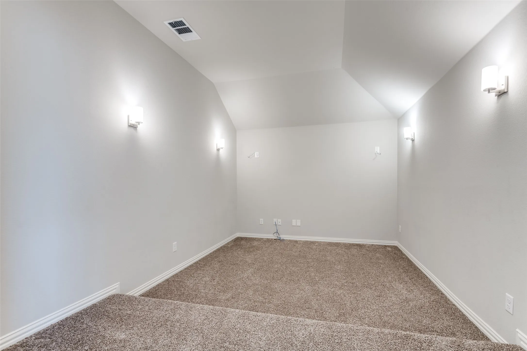 Single Family Residence For Rent in Kaufman County , 1133 Barrix Drive, Forney, Texas 75126, 5 Bedroom, 3 Bathroom, 3 Garage spaces, 2,950 Sqft, built in 2020, mls#21397189, Real Estate Agent in Forney, Homes For Rent in Kaufman county, Homes For Rent in Forney, Realtor in Forney Texas, Real Estate Brokerage Independent Realty Texas, Luminita Cordes Realtor