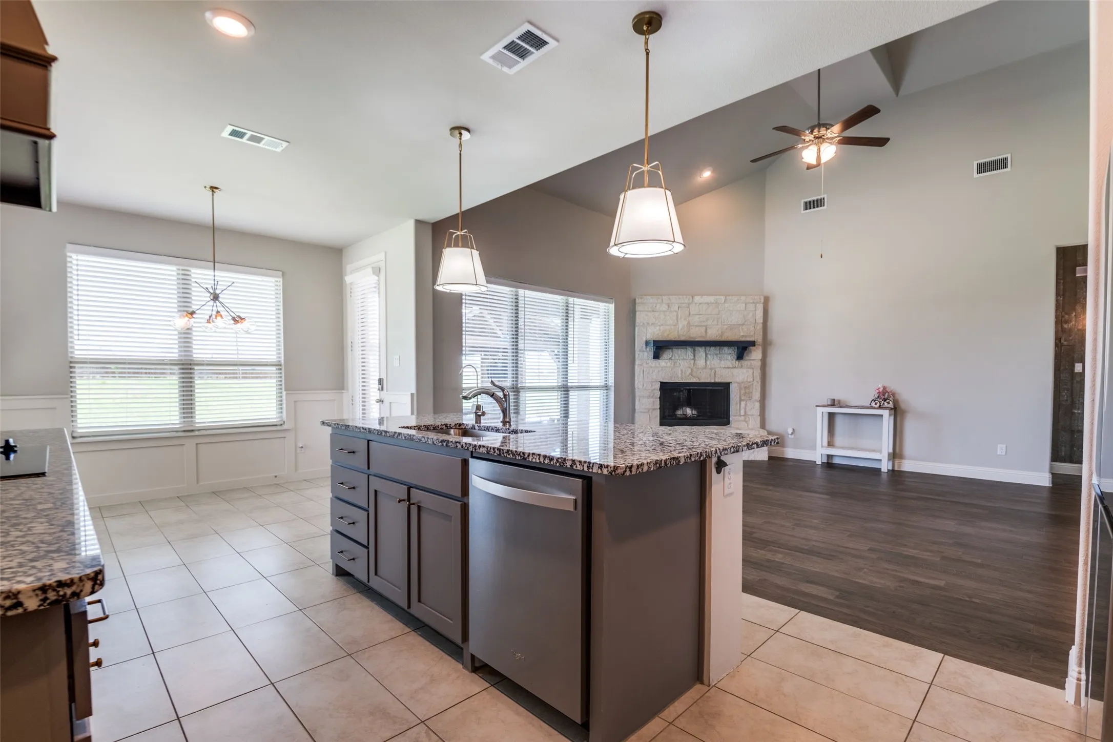 Single Family Residence For Rent in Kaufman County , 1133 Barrix Drive, Forney, Texas 75126, 5 Bedroom, 3 Bathroom, 3 Garage spaces, 2,950 Sqft, built in 2020, mls#21397189, Real Estate Agent in Forney, Homes For Rent in Kaufman county, Homes For Rent in Forney, Realtor in Forney Texas, Real Estate Brokerage Independent Realty Texas, Luminita Cordes Realtor