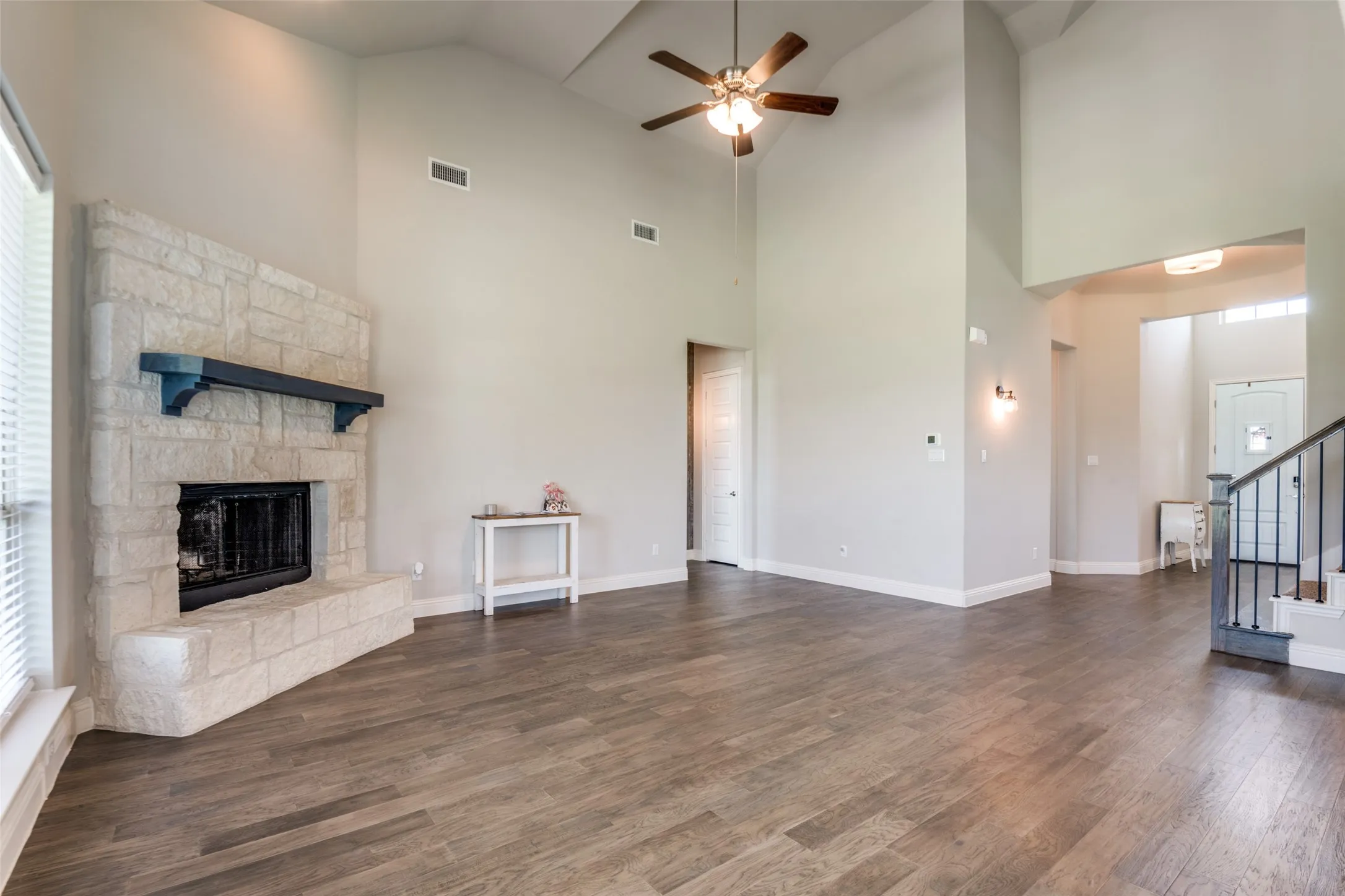 Single Family Residence For Rent in Kaufman County , 1133 Barrix Drive, Forney, Texas 75126, 5 Bedroom, 3 Bathroom, 3 Garage spaces, 2,950 Sqft, built in 2020, mls#21397189, Real Estate Agent in Forney, Homes For Rent in Kaufman county, Homes For Rent in Forney, Realtor in Forney Texas, Real Estate Brokerage Independent Realty Texas, Luminita Cordes Realtor
