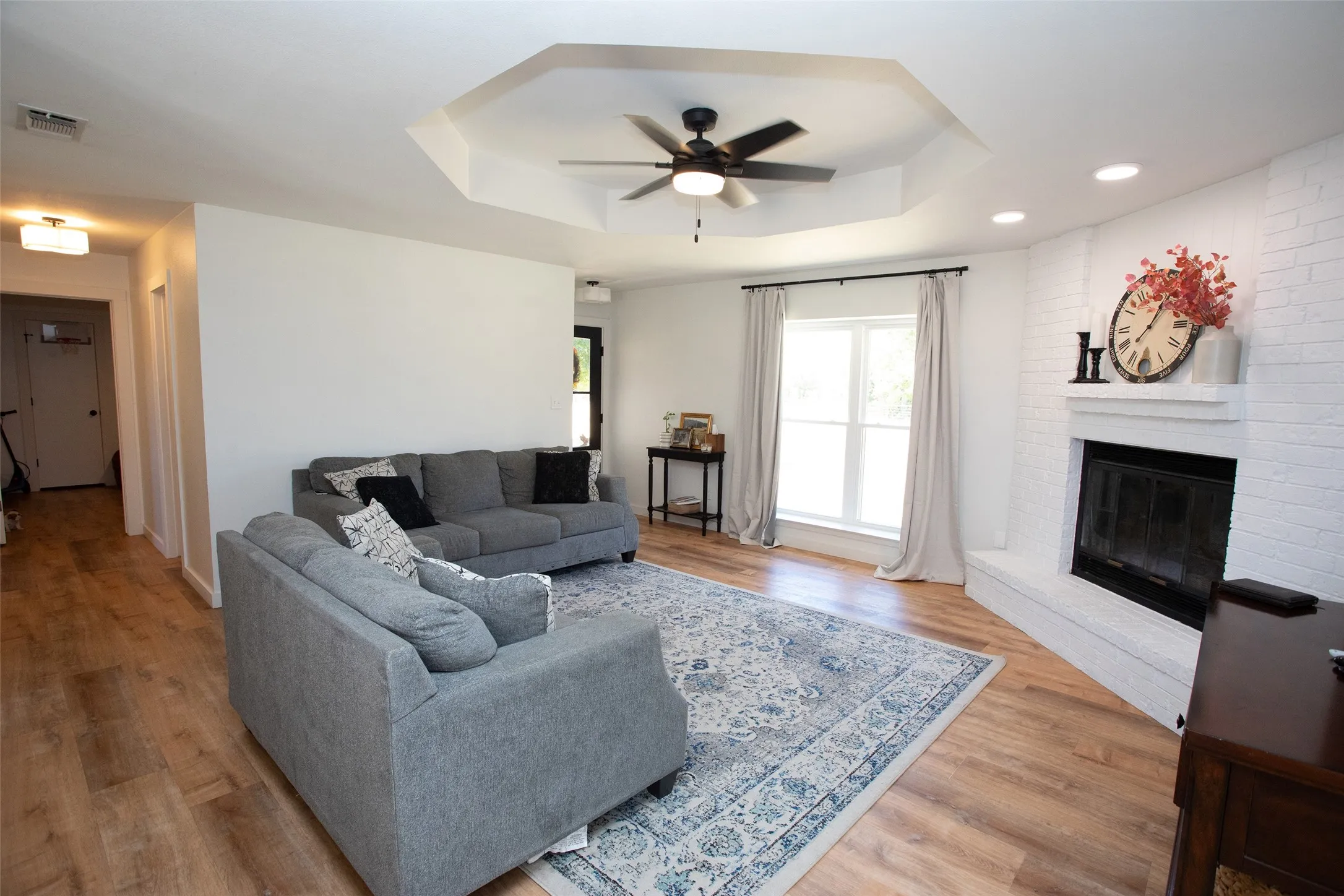 Single Family Residence For Sale in Young County , 481 Lower Tonk Valley Road, Graham, Texas 76450, 3 Bedroom, 2 Bathroom, Garage spaces, 1,783 Sqft, built in 1980, mls#21397269, Real Estate Agent in Graham, Homes For Sale in Young county, Homes For Sale in Graham, Realtor in Graham Texas, Real Estate Brokerage Independent Realty Texas, Luminita Cordes Realtor