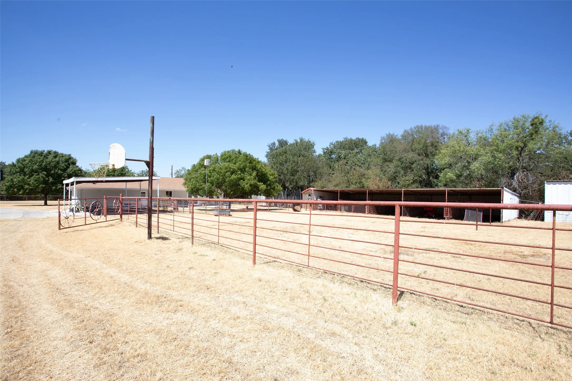 Single Family Residence For Sale in Young County , 481 Lower Tonk Valley Road, Graham, Texas 76450, 3 Bedroom, 2 Bathroom, Garage spaces, 1,783 Sqft, built in 1980, mls#21397269, Real Estate Agent in Graham, Homes For Sale in Young county, Homes For Sale in Graham, Realtor in Graham Texas, Real Estate Brokerage Independent Realty Texas, Luminita Cordes Realtor