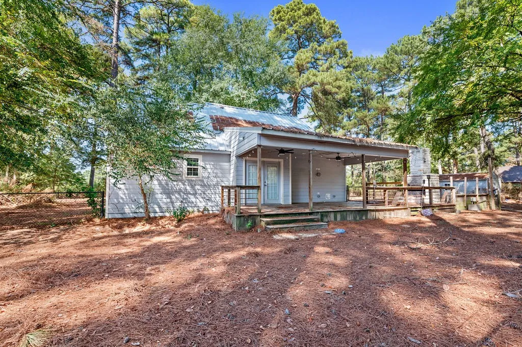 Single Family Residence For Sale in Wood County , 475 County Road 2119, Quitman, Texas 75783, 3 Bedroom, 3 Bathroom, Garage spaces, 1,859 Sqft, built in 1985, mls#21397291, Real Estate Agent in Quitman, Homes For Sale in Wood county, Homes For Sale in Quitman, Realtor in Quitman Texas, Real Estate Brokerage Independent Realty Texas, Luminita Cordes Realtor