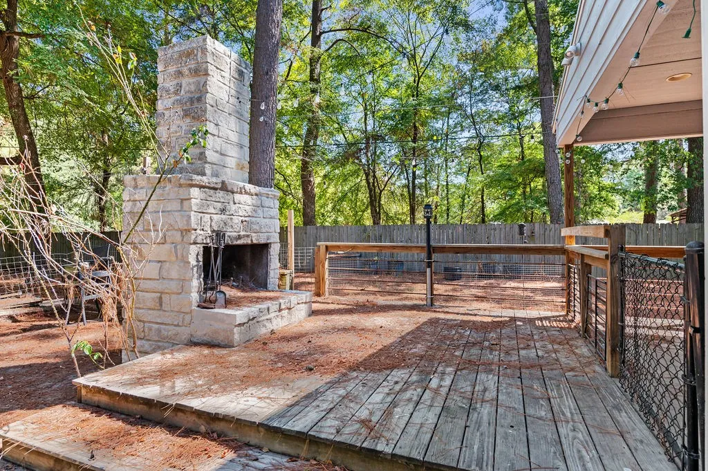 Single Family Residence For Sale in Wood County , 475 County Road 2119, Quitman, Texas 75783, 3 Bedroom, 3 Bathroom, Garage spaces, 1,859 Sqft, built in 1985, mls#21397291, Real Estate Agent in Quitman, Homes For Sale in Wood county, Homes For Sale in Quitman, Realtor in Quitman Texas, Real Estate Brokerage Independent Realty Texas, Luminita Cordes Realtor