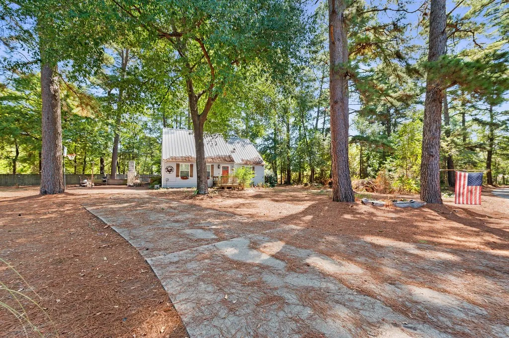 Single Family Residence For Sale in Wood County , 475 County Road 2119, Quitman, Texas 75783, 3 Bedroom, 3 Bathroom, Garage spaces, 1,859 Sqft, built in 1985, mls#21397291, Real Estate Agent in Quitman, Homes For Sale in Wood county, Homes For Sale in Quitman, Realtor in Quitman Texas, Real Estate Brokerage Independent Realty Texas, Luminita Cordes Realtor