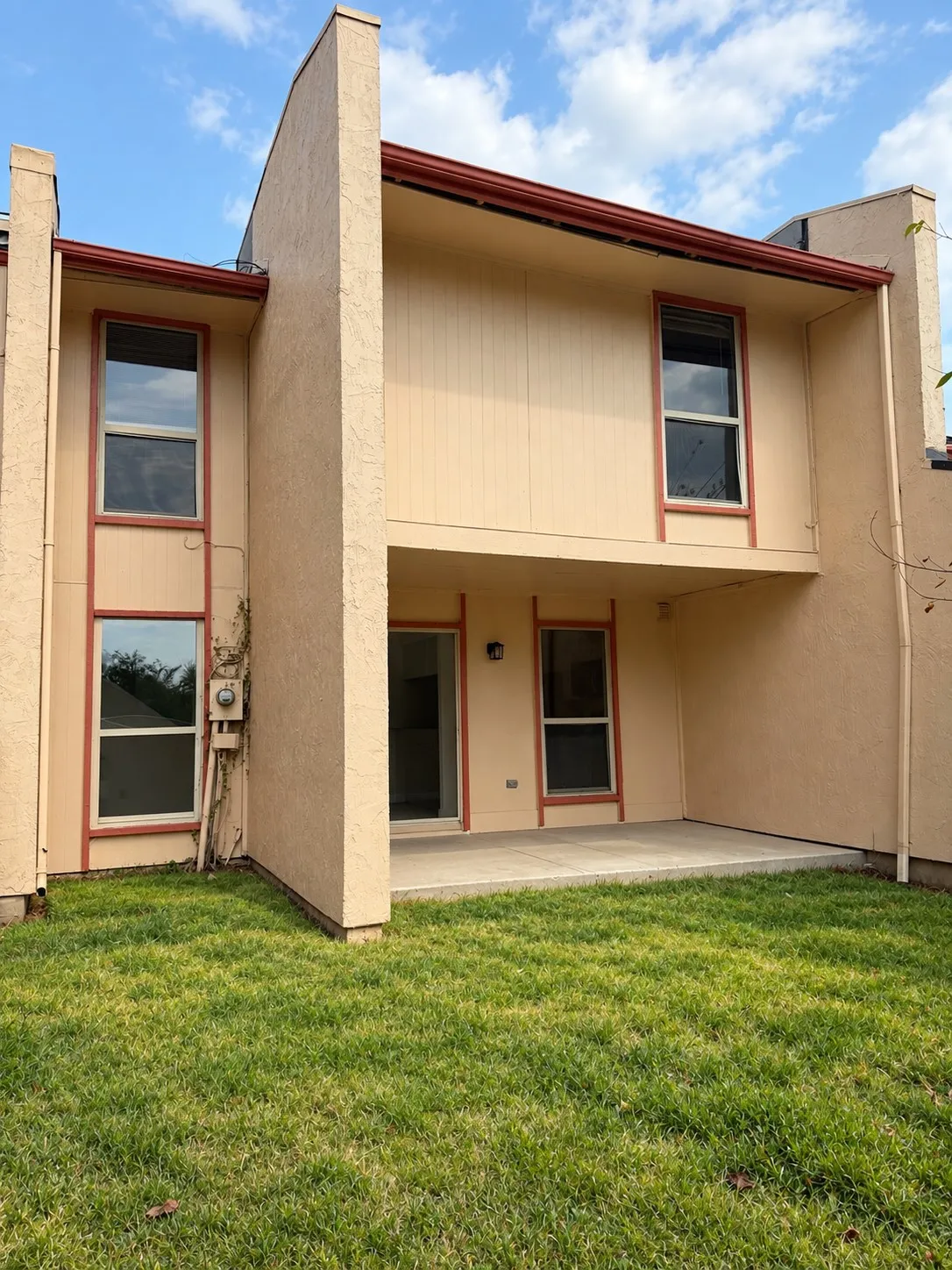 Townhouse For Rent in Dallas County , 536 Valley Park Drive, Garland, Texas 75043, 4 Bedroom, 3 Bathroom, 2 Garage spaces, 1,410 Sqft, built in 1973, mls#21397295, Real Estate Agent in Garland, Homes For Rent in Dallas county, Homes For Rent in Garland, Realtor in Garland Texas, Real Estate Brokerage Independent Realty Texas, Luminita Cordes Realtor