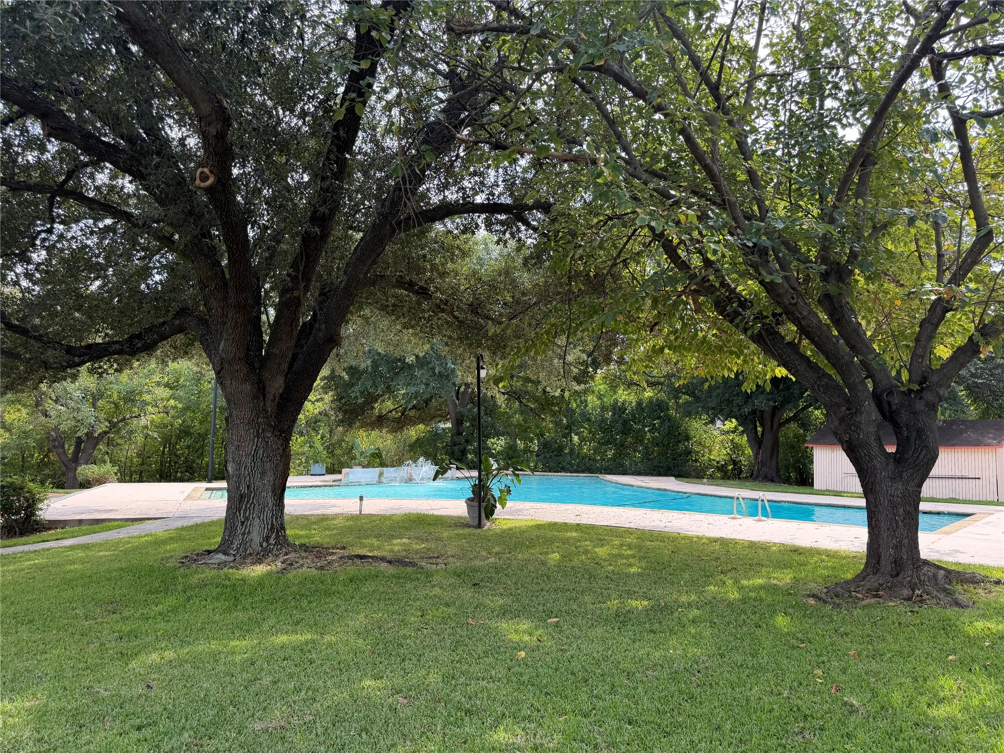 Townhouse For Rent in Dallas County , 536 Valley Park Drive, Garland, Texas 75043, 4 Bedroom, 3 Bathroom, 2 Garage spaces, 1,410 Sqft, built in 1973, mls#21397295, Real Estate Agent in Garland, Homes For Rent in Dallas county, Homes For Rent in Garland, Realtor in Garland Texas, Real Estate Brokerage Independent Realty Texas, Luminita Cordes Realtor