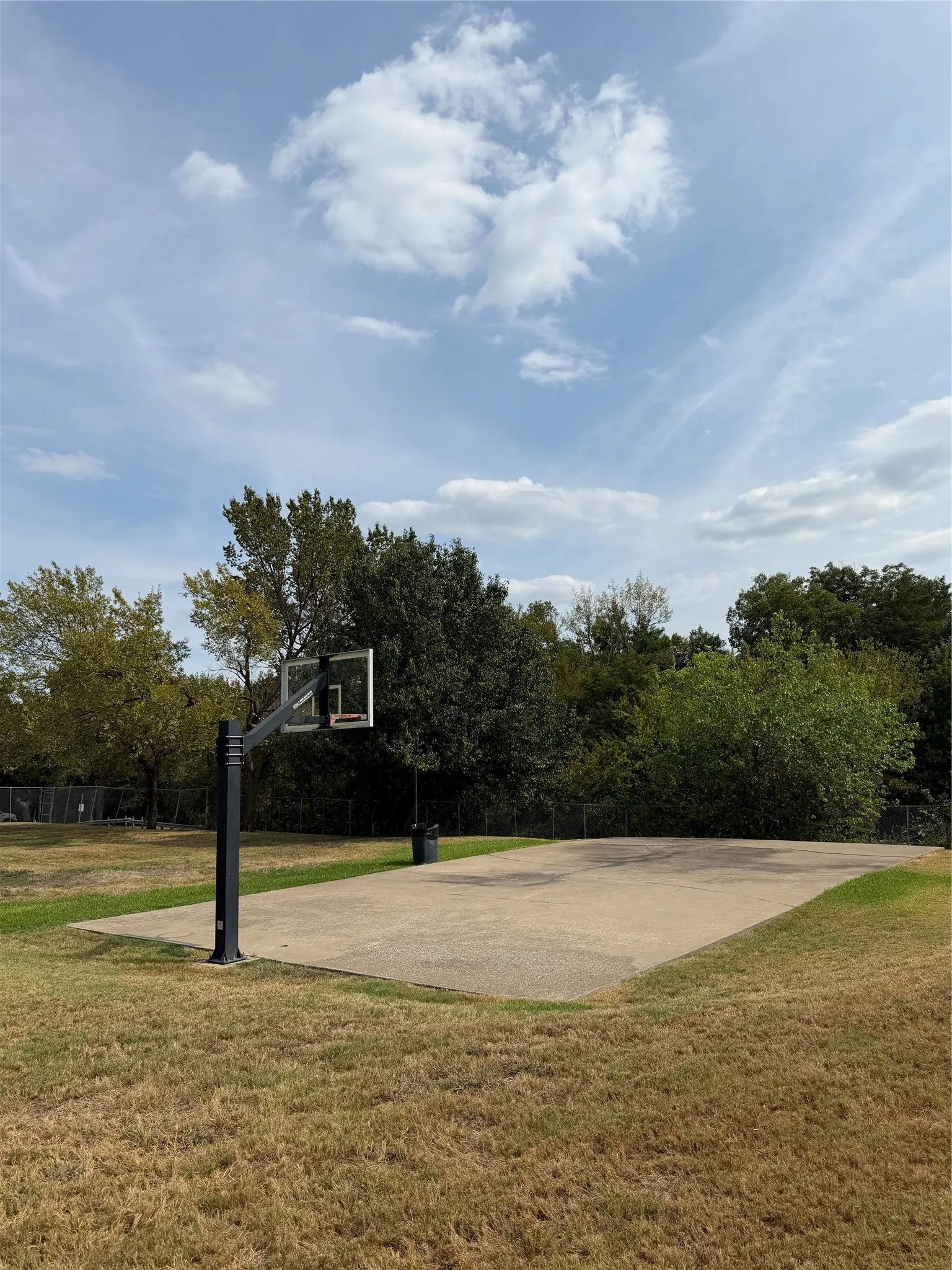 Townhouse For Rent in Dallas County , 536 Valley Park Drive, Garland, Texas 75043, 4 Bedroom, 3 Bathroom, 2 Garage spaces, 1,410 Sqft, built in 1973, mls#21397295, Real Estate Agent in Garland, Homes For Rent in Dallas county, Homes For Rent in Garland, Realtor in Garland Texas, Real Estate Brokerage Independent Realty Texas, Luminita Cordes Realtor