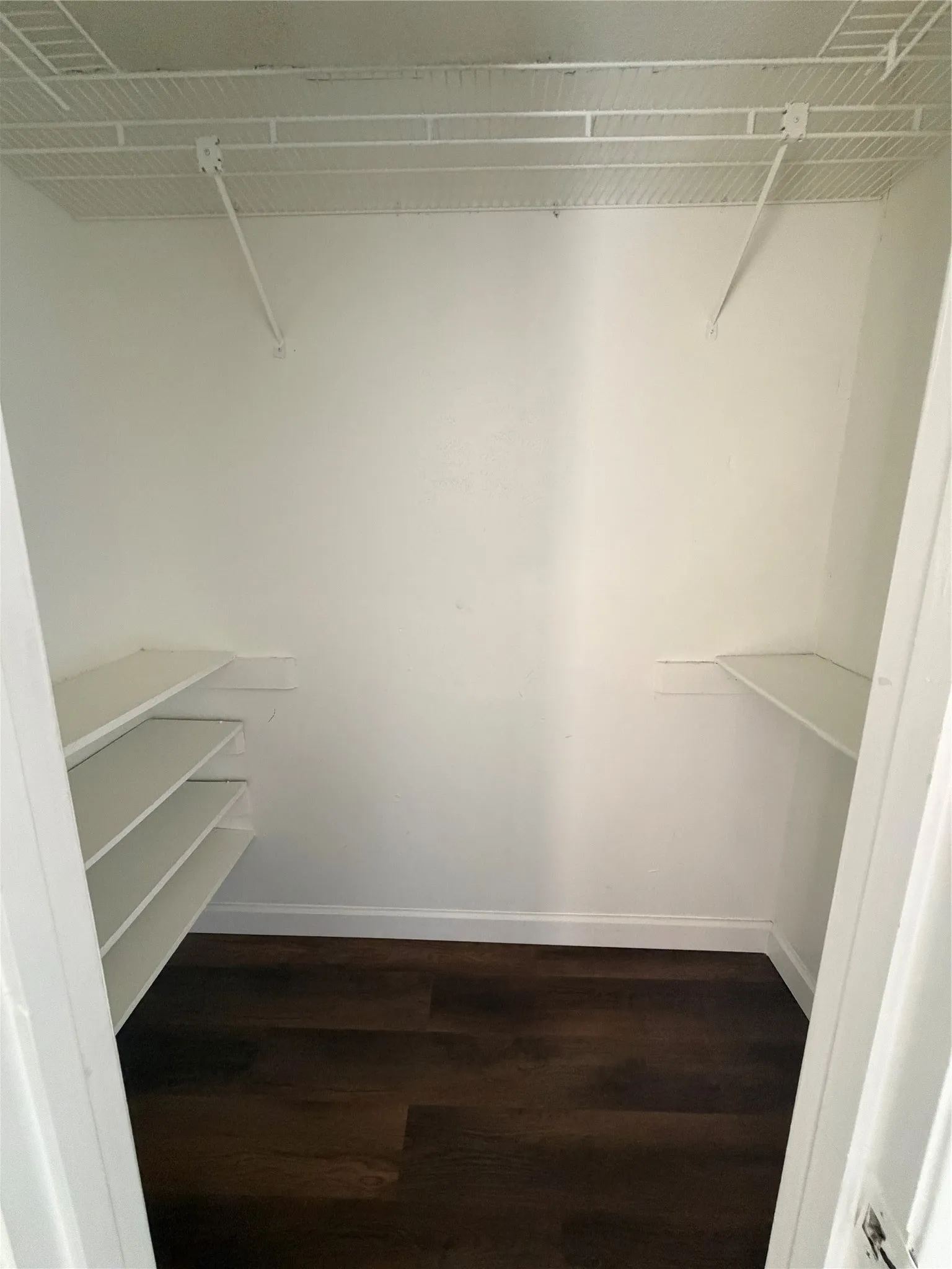 Townhouse For Rent in Dallas County , 536 Valley Park Drive, Garland, Texas 75043, 4 Bedroom, 3 Bathroom, 2 Garage spaces, 1,410 Sqft, built in 1973, mls#21397295, Real Estate Agent in Garland, Homes For Rent in Dallas county, Homes For Rent in Garland, Realtor in Garland Texas, Real Estate Brokerage Independent Realty Texas, Luminita Cordes Realtor