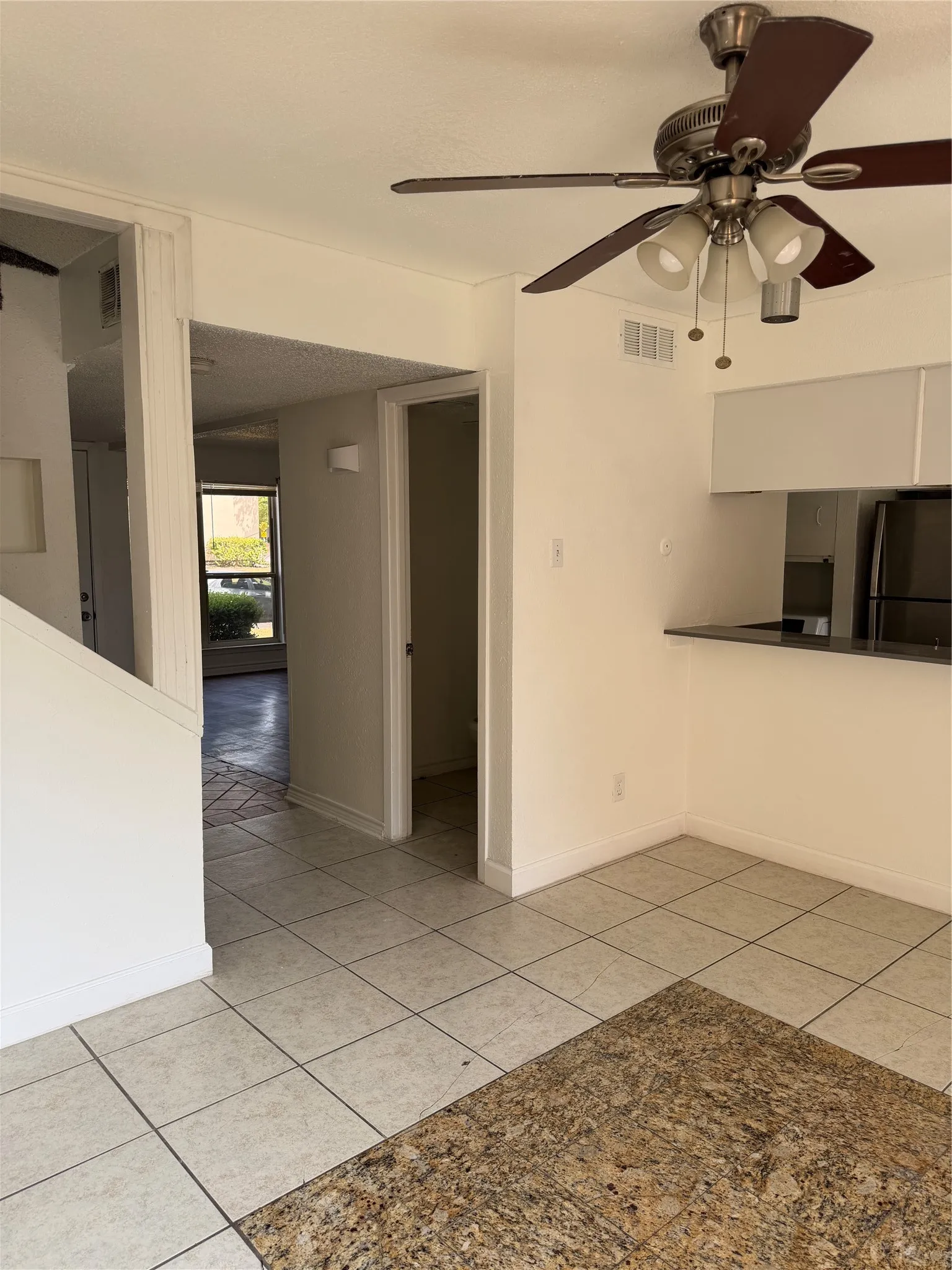 Townhouse For Rent in Dallas County , 536 Valley Park Drive, Garland, Texas 75043, 4 Bedroom, 3 Bathroom, 2 Garage spaces, 1,410 Sqft, built in 1973, mls#21397295, Real Estate Agent in Garland, Homes For Rent in Dallas county, Homes For Rent in Garland, Realtor in Garland Texas, Real Estate Brokerage Independent Realty Texas, Luminita Cordes Realtor
