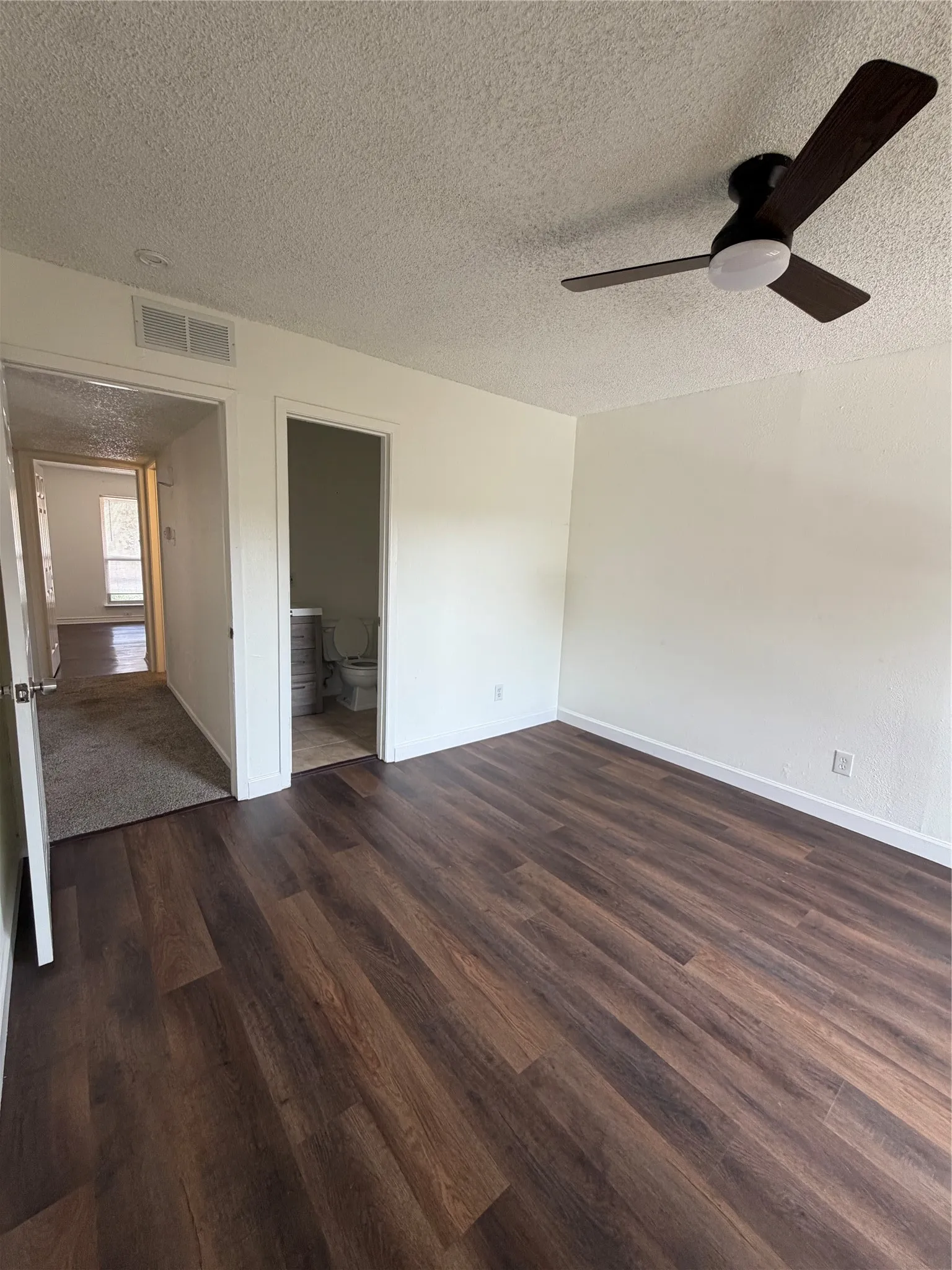 Townhouse For Rent in Dallas County , 536 Valley Park Drive, Garland, Texas 75043, 4 Bedroom, 3 Bathroom, 2 Garage spaces, 1,410 Sqft, built in 1973, mls#21397295, Real Estate Agent in Garland, Homes For Rent in Dallas county, Homes For Rent in Garland, Realtor in Garland Texas, Real Estate Brokerage Independent Realty Texas, Luminita Cordes Realtor