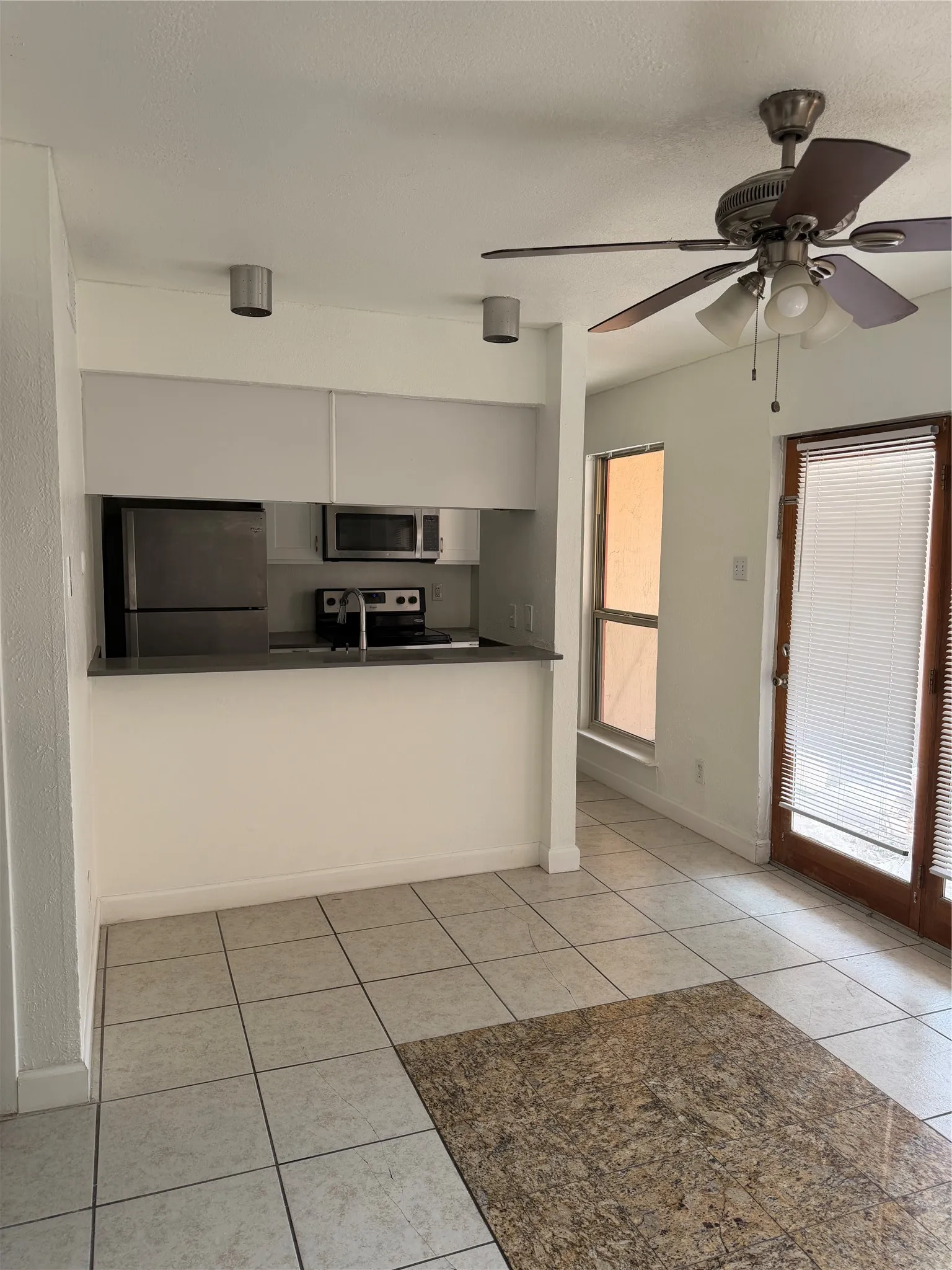 Townhouse For Rent in Dallas County , 536 Valley Park Drive, Garland, Texas 75043, 4 Bedroom, 3 Bathroom, 2 Garage spaces, 1,410 Sqft, built in 1973, mls#21397295, Real Estate Agent in Garland, Homes For Rent in Dallas county, Homes For Rent in Garland, Realtor in Garland Texas, Real Estate Brokerage Independent Realty Texas, Luminita Cordes Realtor
