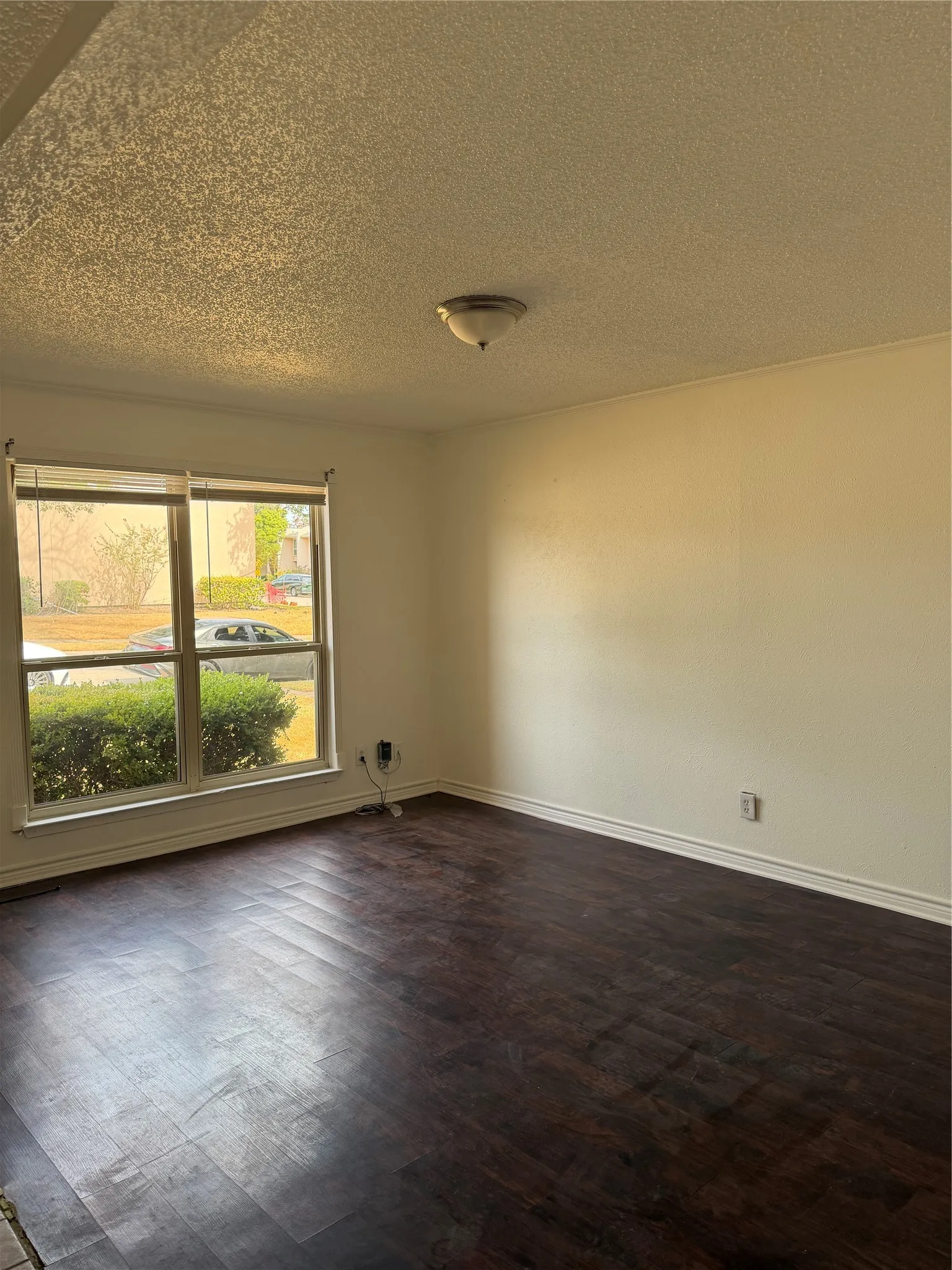 Townhouse For Rent in Dallas County , 536 Valley Park Drive, Garland, Texas 75043, 4 Bedroom, 3 Bathroom, 2 Garage spaces, 1,410 Sqft, built in 1973, mls#21397295, Real Estate Agent in Garland, Homes For Rent in Dallas county, Homes For Rent in Garland, Realtor in Garland Texas, Real Estate Brokerage Independent Realty Texas, Luminita Cordes Realtor