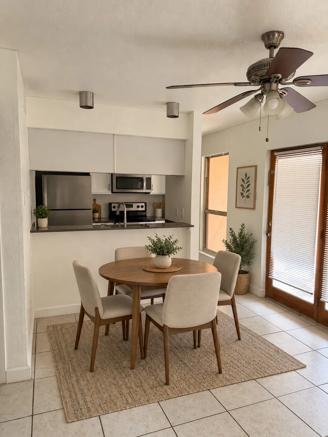 Townhouse For Rent in Dallas County , 536 Valley Park Drive, Garland, Texas 75043, 4 Bedroom, 3 Bathroom, 2 Garage spaces, 1,410 Sqft, built in 1973, mls#21397295, Real Estate Agent in Garland, Homes For Rent in Dallas county, Homes For Rent in Garland, Realtor in Garland Texas, Real Estate Brokerage Independent Realty Texas, Luminita Cordes Realtor