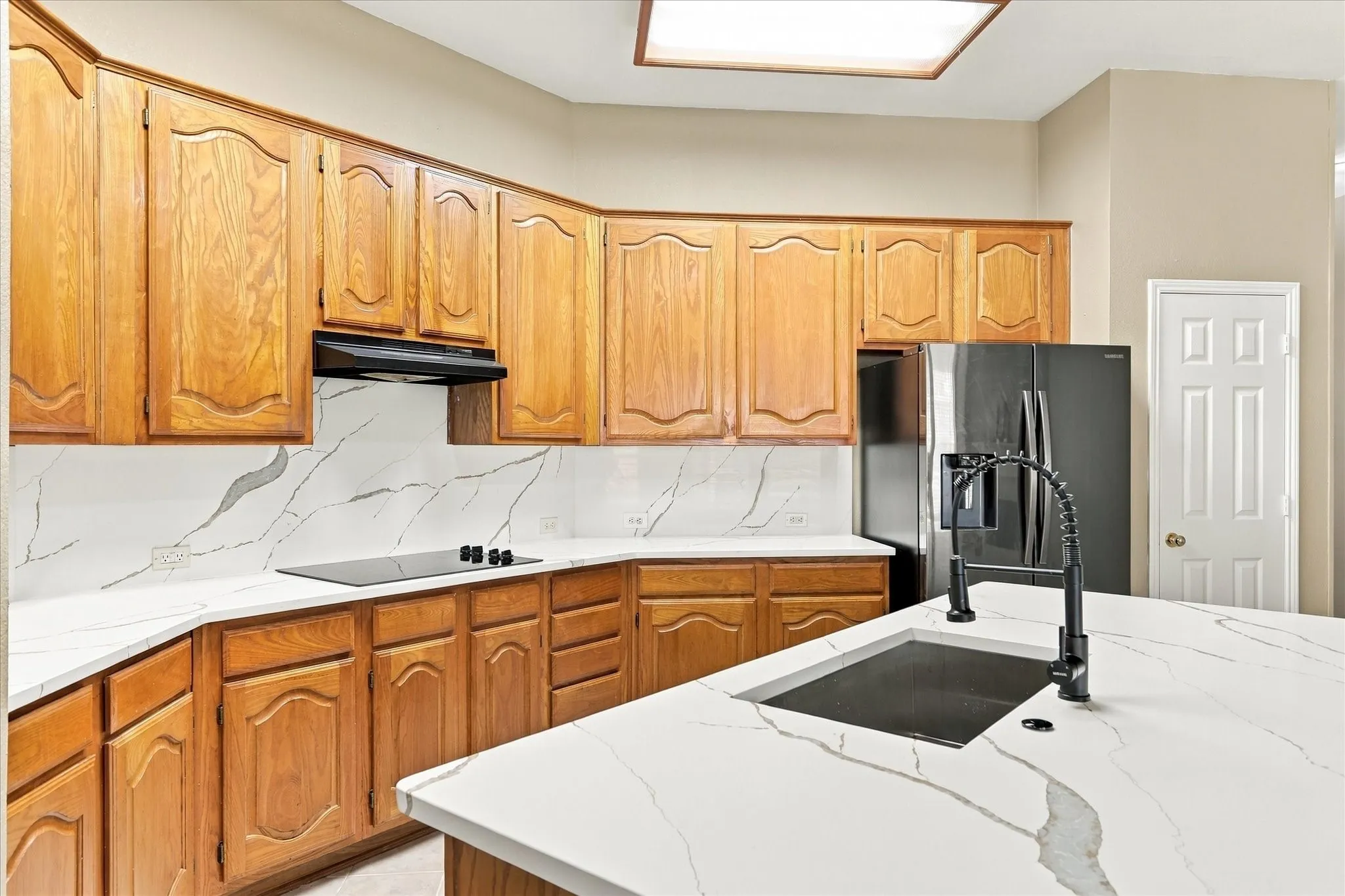 Single Family Residence For Sale in Denton County , 304 Patricia Lane, Highland Village, Texas 75077, 4 Bedroom, 3 Bathroom, 2 Garage spaces, 3,012 Sqft, built in 1997, mls#21397297, Real Estate Agent in Highland Village, Homes For Sale in Denton county, Homes For Sale in Highland Village, Realtor in Highland Village Texas, Real Estate Brokerage Independent Realty Texas, Luminita Cordes Realtor