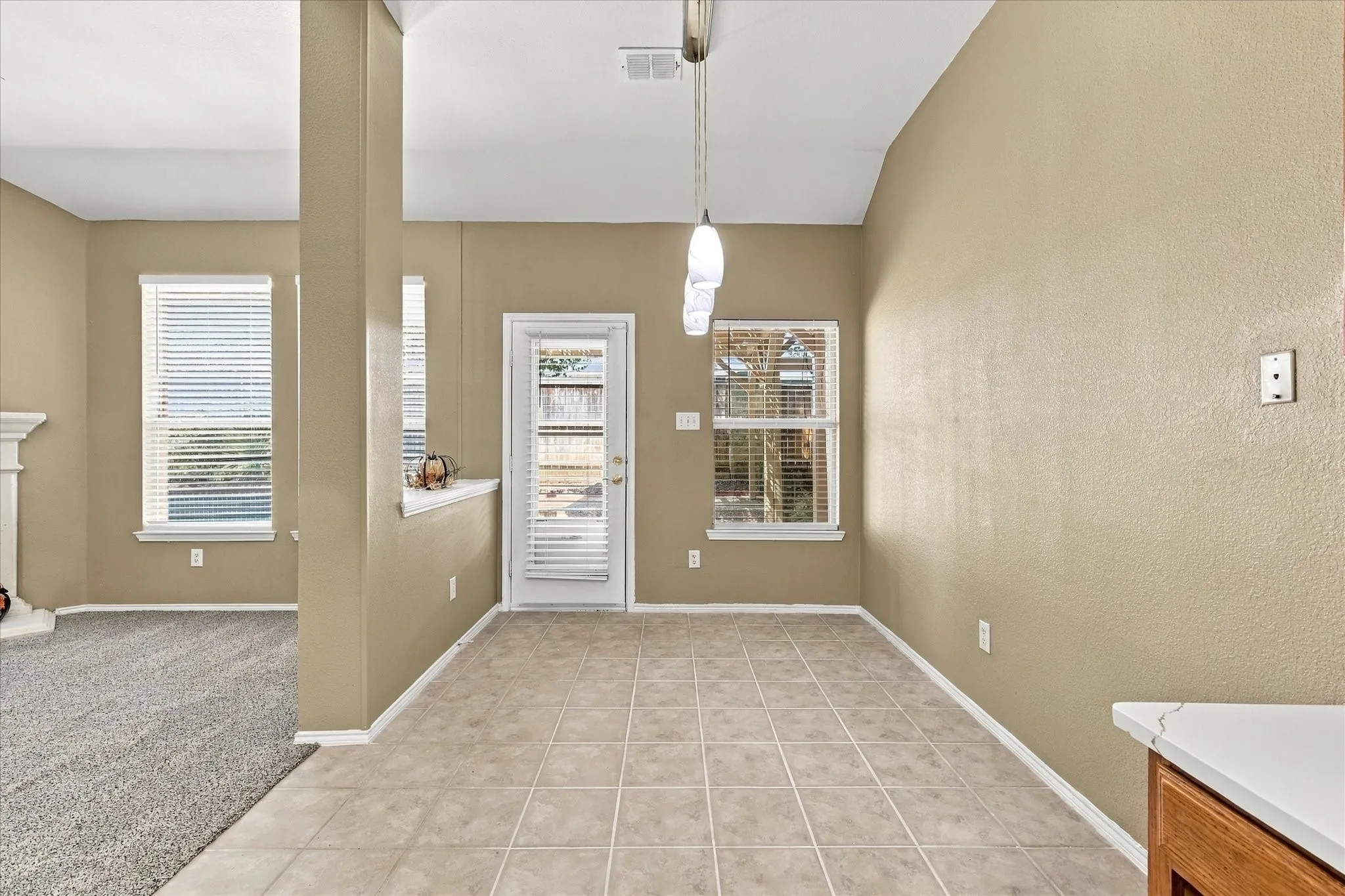 Single Family Residence For Sale in Denton County , 304 Patricia Lane, Highland Village, Texas 75077, 4 Bedroom, 3 Bathroom, 2 Garage spaces, 3,012 Sqft, built in 1997, mls#21397297, Real Estate Agent in Highland Village, Homes For Sale in Denton county, Homes For Sale in Highland Village, Realtor in Highland Village Texas, Real Estate Brokerage Independent Realty Texas, Luminita Cordes Realtor
