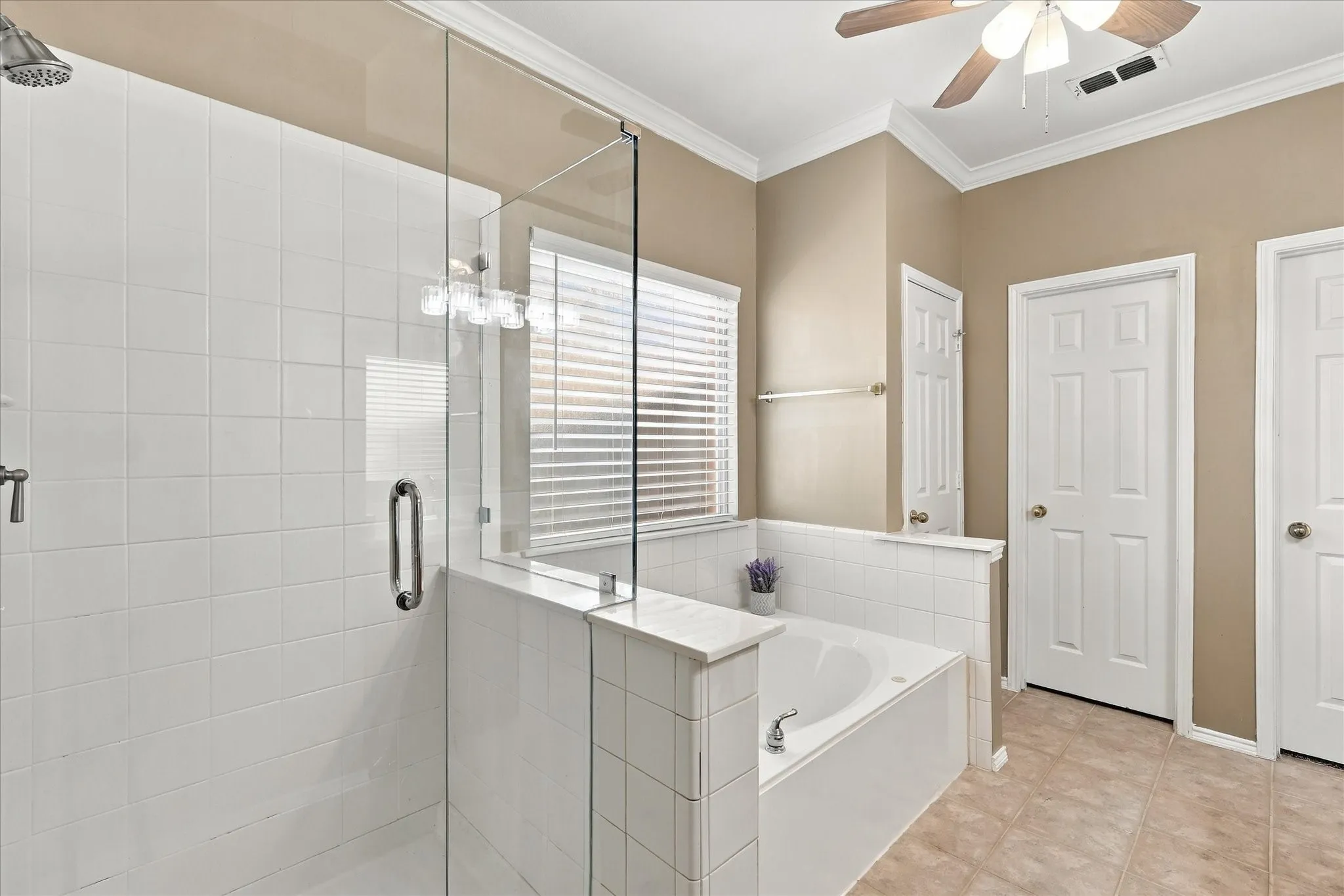 Single Family Residence For Sale in Denton County , 304 Patricia Lane, Highland Village, Texas 75077, 4 Bedroom, 3 Bathroom, 2 Garage spaces, 3,012 Sqft, built in 1997, mls#21397297, Real Estate Agent in Highland Village, Homes For Sale in Denton county, Homes For Sale in Highland Village, Realtor in Highland Village Texas, Real Estate Brokerage Independent Realty Texas, Luminita Cordes Realtor