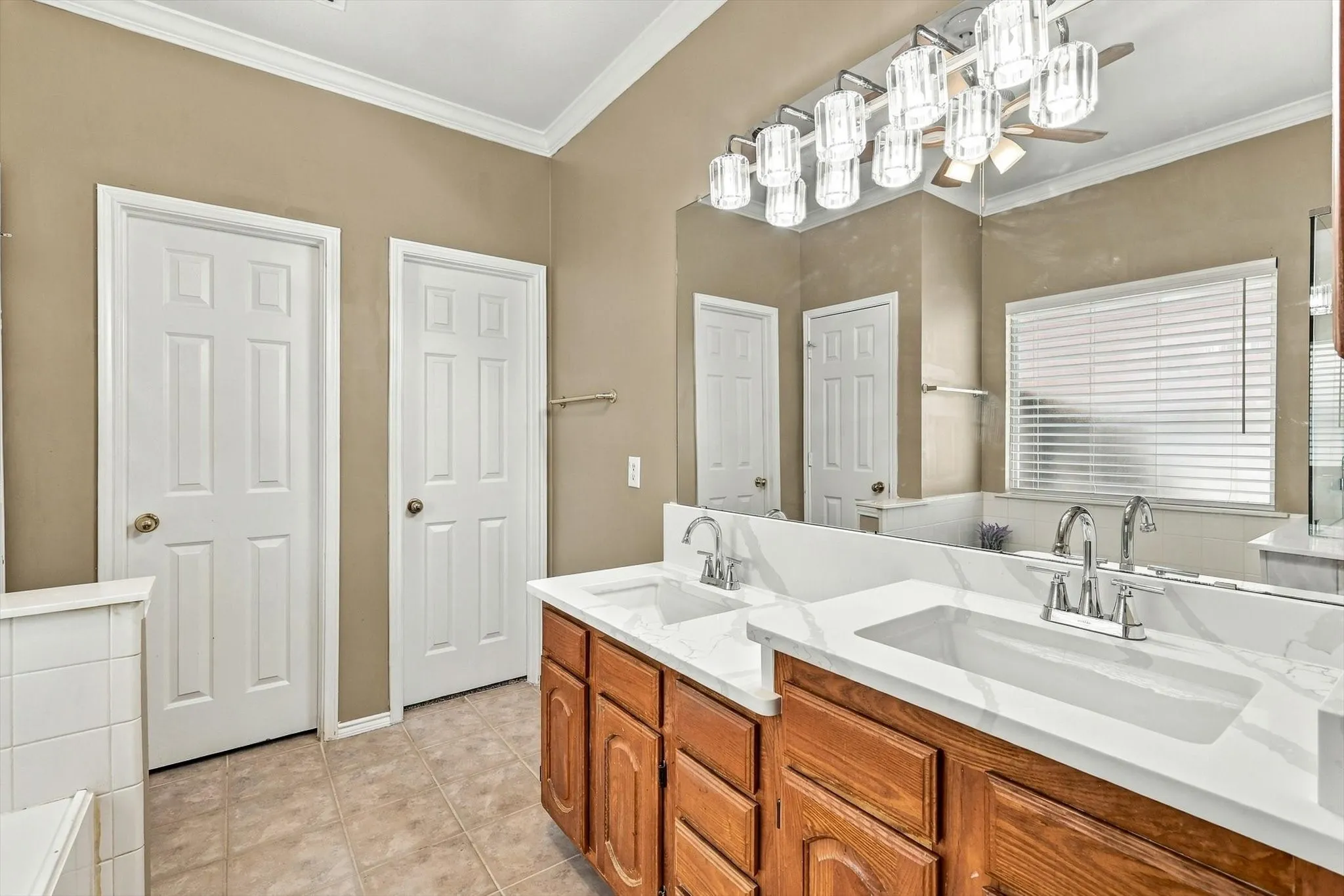 Single Family Residence For Sale in Denton County , 304 Patricia Lane, Highland Village, Texas 75077, 4 Bedroom, 3 Bathroom, 2 Garage spaces, 3,012 Sqft, built in 1997, mls#21397297, Real Estate Agent in Highland Village, Homes For Sale in Denton county, Homes For Sale in Highland Village, Realtor in Highland Village Texas, Real Estate Brokerage Independent Realty Texas, Luminita Cordes Realtor
