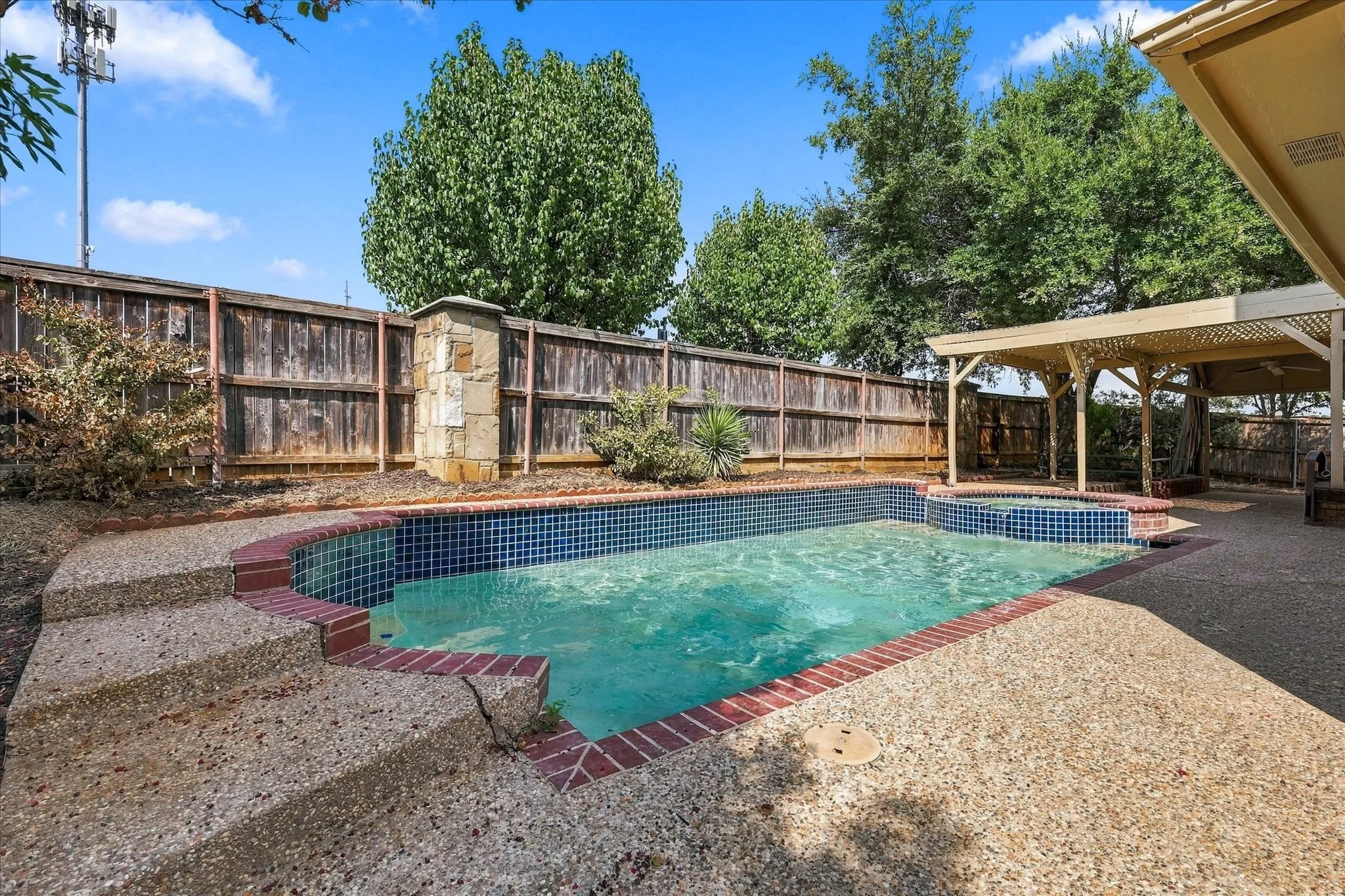 Single Family Residence For Sale in Denton County , 304 Patricia Lane, Highland Village, Texas 75077, 4 Bedroom, 3 Bathroom, 2 Garage spaces, 3,012 Sqft, built in 1997, mls#21397297, Real Estate Agent in Highland Village, Homes For Sale in Denton county, Homes For Sale in Highland Village, Realtor in Highland Village Texas, Real Estate Brokerage Independent Realty Texas, Luminita Cordes Realtor