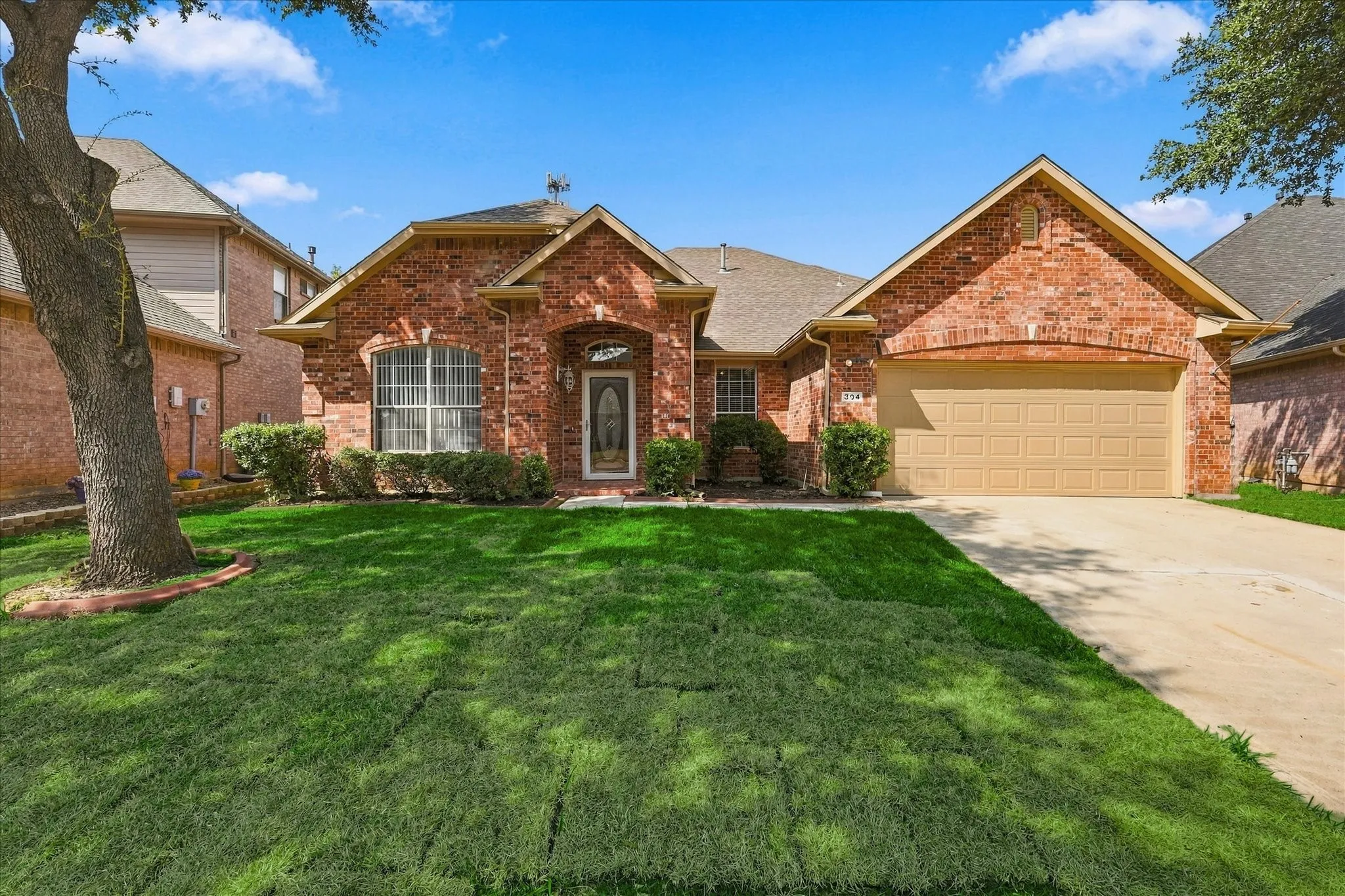 Single Family Residence For Sale in Denton County , 304 Patricia Lane, Highland Village, Texas 75077, 4 Bedroom, 3 Bathroom, 2 Garage spaces, 3,012 Sqft, built in 1997, mls#21397297, Real Estate Agent in Highland Village, Homes For Sale in Denton county, Homes For Sale in Highland Village, Realtor in Highland Village Texas, Real Estate Brokerage Independent Realty Texas, Luminita Cordes Realtor