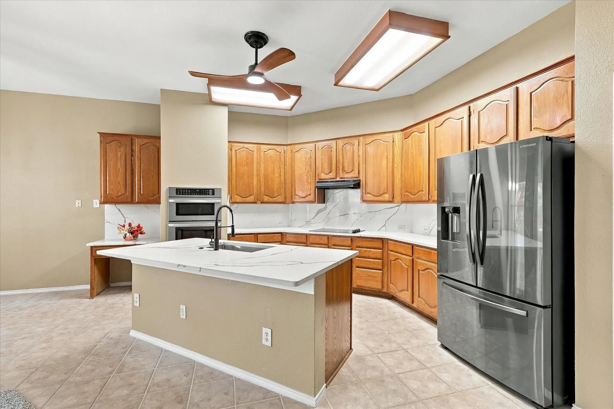 Single Family Residence For Sale in Denton County , 304 Patricia Lane, Highland Village, Texas 75077, 4 Bedroom, 3 Bathroom, 2 Garage spaces, 3,012 Sqft, built in 1997, mls#21397297, Real Estate Agent in Highland Village, Homes For Sale in Denton county, Homes For Sale in Highland Village, Realtor in Highland Village Texas, Real Estate Brokerage Independent Realty Texas, Luminita Cordes Realtor