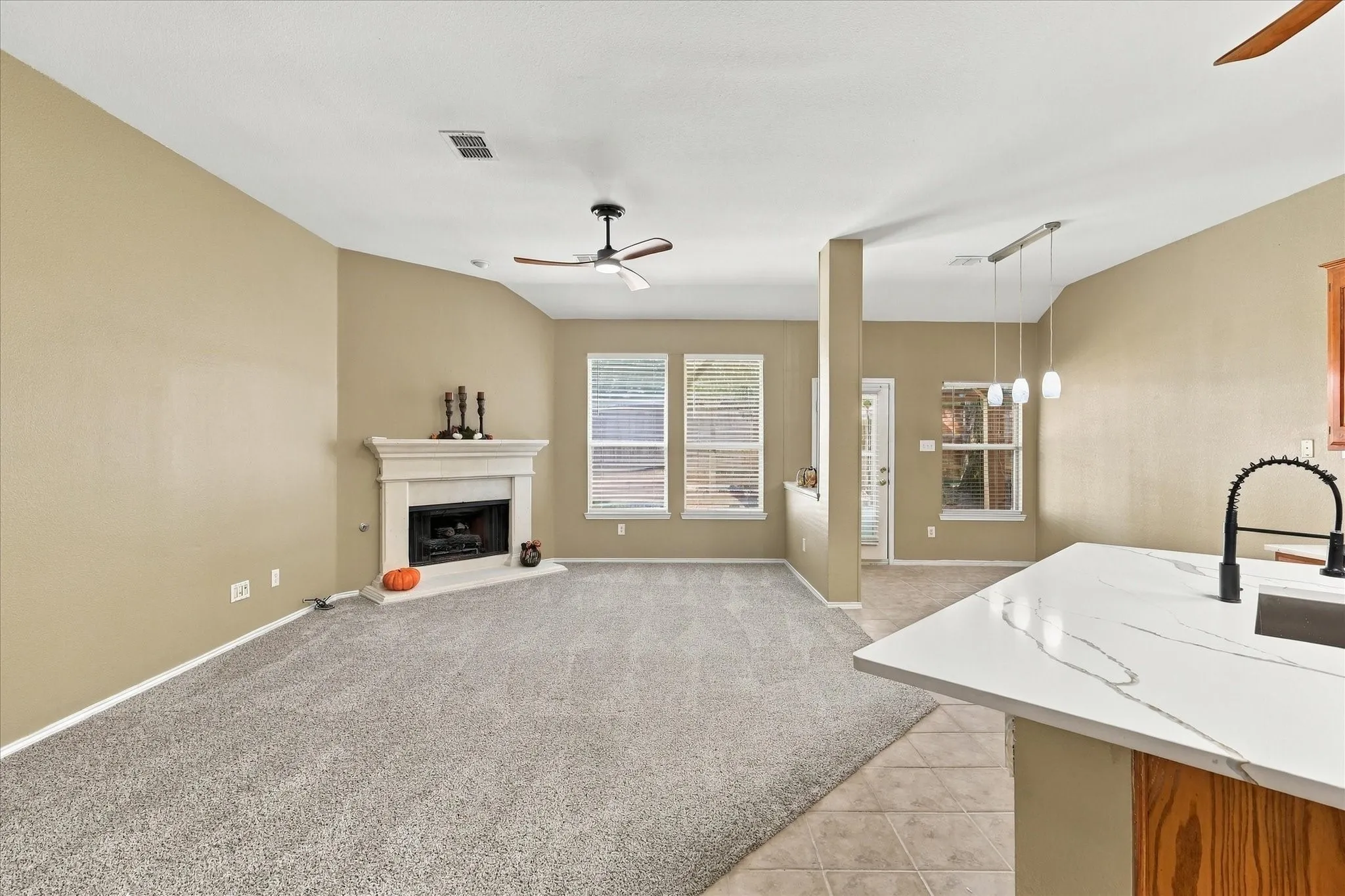 Single Family Residence For Sale in Denton County , 304 Patricia Lane, Highland Village, Texas 75077, 4 Bedroom, 3 Bathroom, 2 Garage spaces, 3,012 Sqft, built in 1997, mls#21397297, Real Estate Agent in Highland Village, Homes For Sale in Denton county, Homes For Sale in Highland Village, Realtor in Highland Village Texas, Real Estate Brokerage Independent Realty Texas, Luminita Cordes Realtor