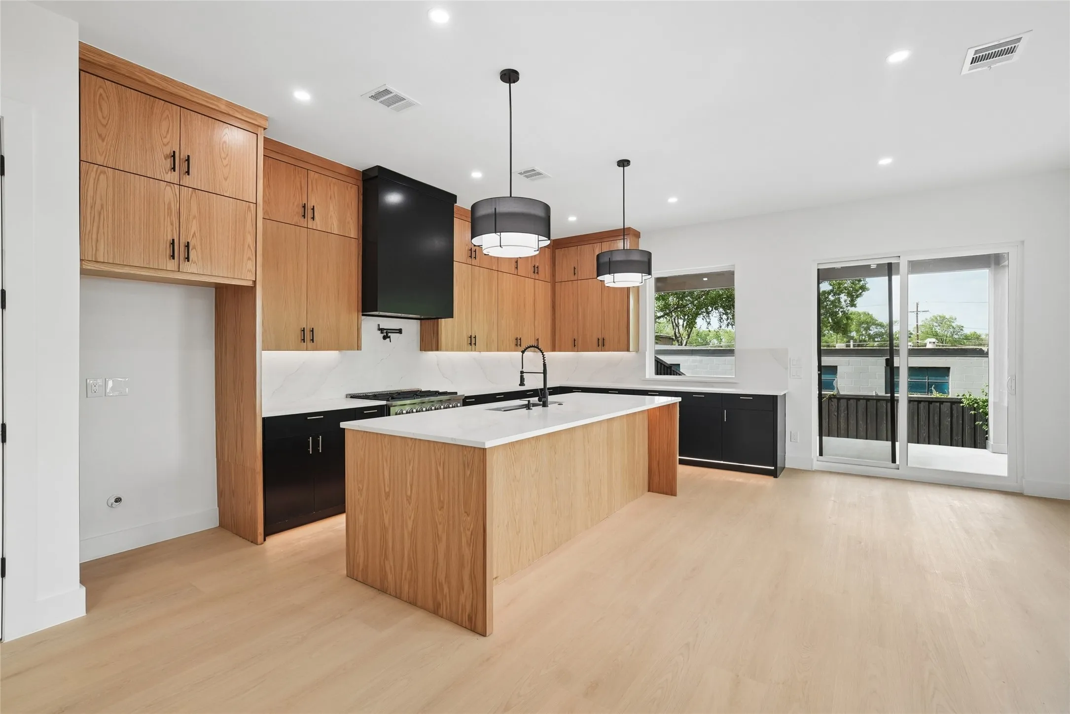 Single Family Residence For Sale in Dallas County , 1825 Pollard Street, Dallas, Texas 75208, 4 Bedroom, 4 Bathroom, 2 Garage spaces, 2,898 Sqft, built in 2026, mls#21397298, Real Estate Agent in Dallas, Homes For Sale in Dallas county, Homes For Sale in Dallas, Realtor in Dallas Texas, Real Estate Brokerage Independent Realty Texas, Luminita Cordes Realtor