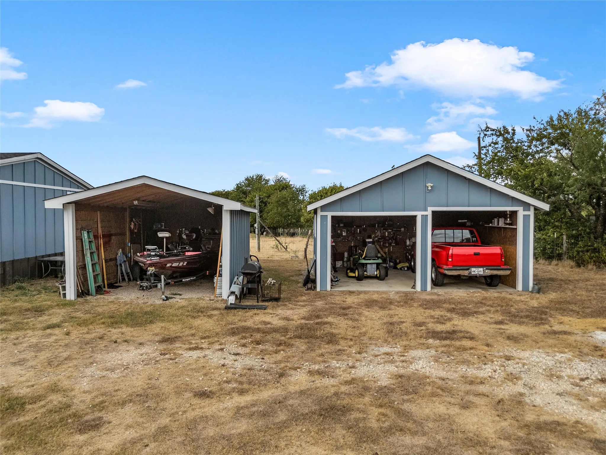 Manufactured Home For Sale in Mc Lennan County , 9312 S Lone Star Parkway, Moody, Texas 76557, 3 Bedroom, 2 Bathroom, 3 Garage spaces, 1,680 Sqft, built in 1991, mls#21397286, Real Estate Agent in Moody, Homes For Sale in Mc Lennan county, Homes For Sale in Moody, Realtor in Moody Texas, Real Estate Brokerage Independent Realty Texas, Luminita Cordes Realtor