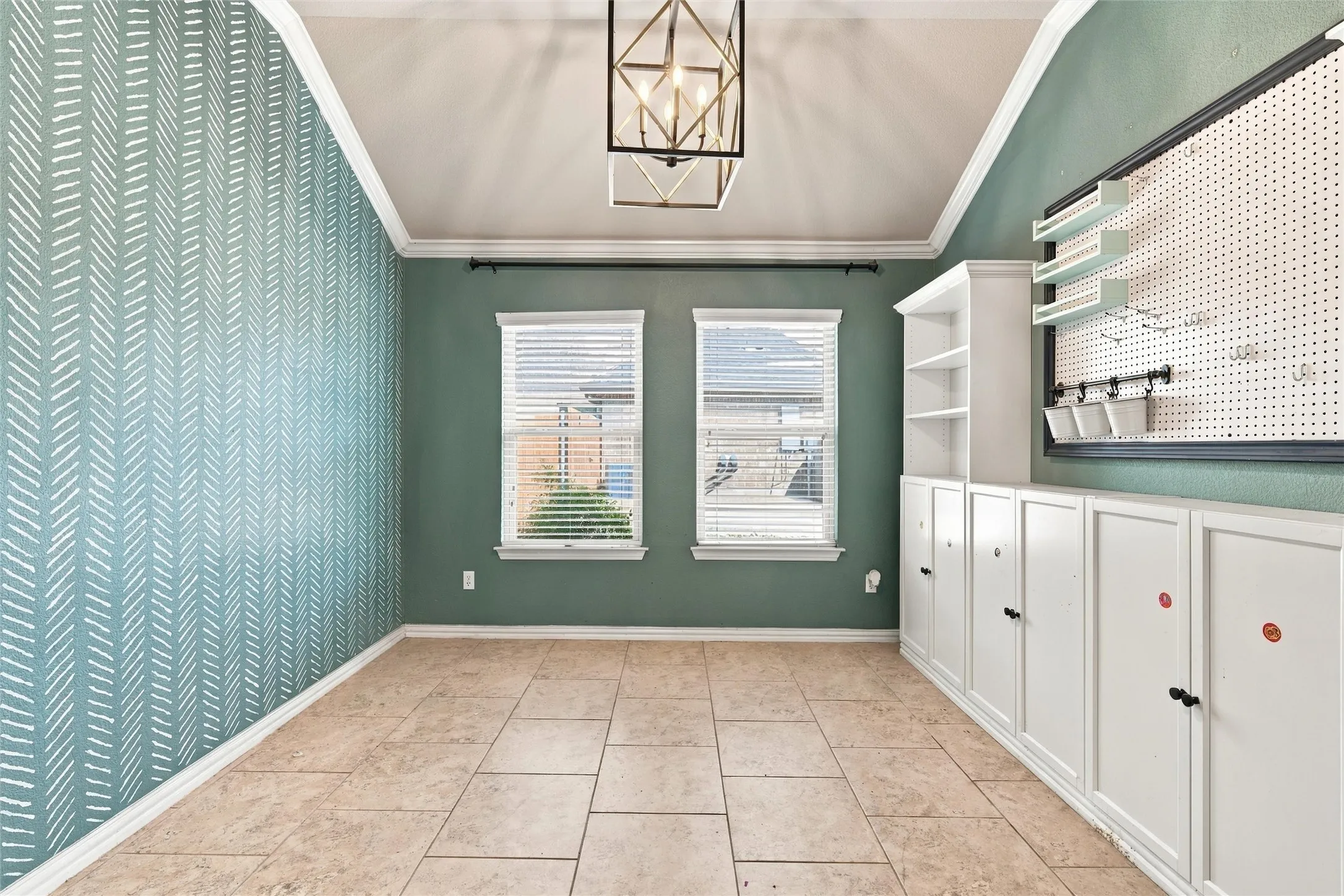 Single Family Residence For Sale in Mc Lennan County , 112 Oak Meadow Trail, Waco, Texas 76657, 4 Bedroom, 3 Bathroom, 2 Garage spaces, 2,271 Sqft, built in 2013, mls#21397135, Real Estate Agent in Waco, Homes For Sale in Mc Lennan county, Homes For Sale in Waco, Realtor in Waco Texas, Real Estate Brokerage Independent Realty Texas, Luminita Cordes Realtor