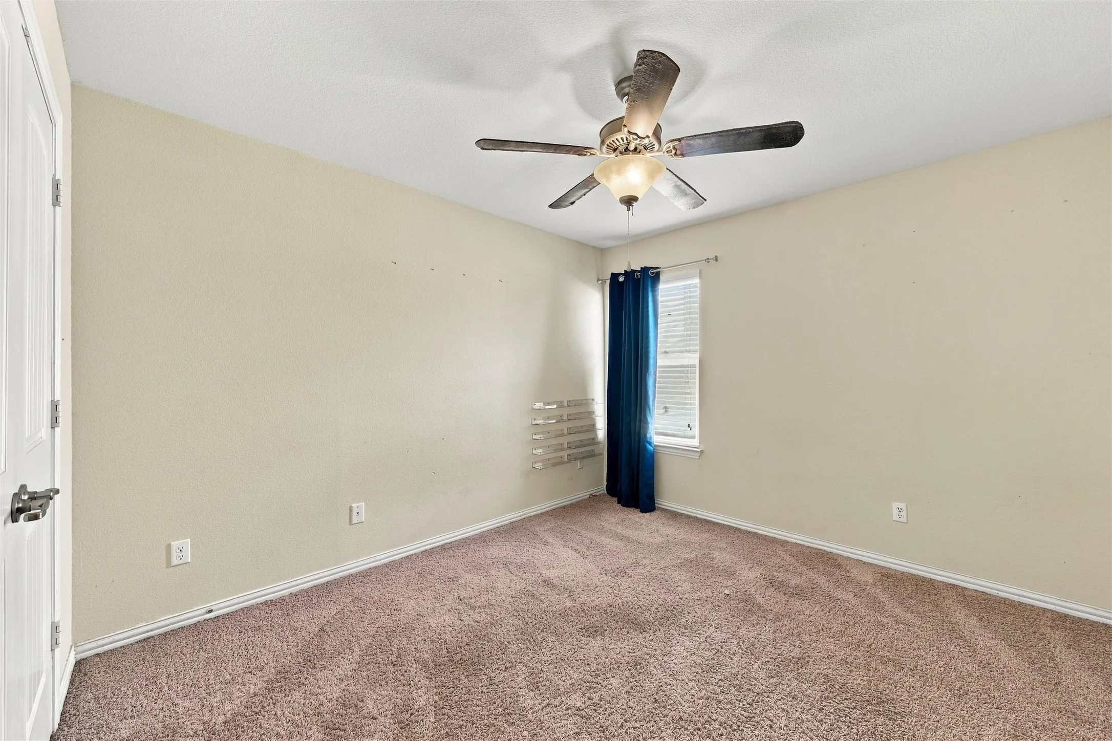 Single Family Residence For Sale in Mc Lennan County , 112 Oak Meadow Trail, Waco, Texas 76657, 4 Bedroom, 3 Bathroom, 2 Garage spaces, 2,271 Sqft, built in 2013, mls#21397135, Real Estate Agent in Waco, Homes For Sale in Mc Lennan county, Homes For Sale in Waco, Realtor in Waco Texas, Real Estate Brokerage Independent Realty Texas, Luminita Cordes Realtor