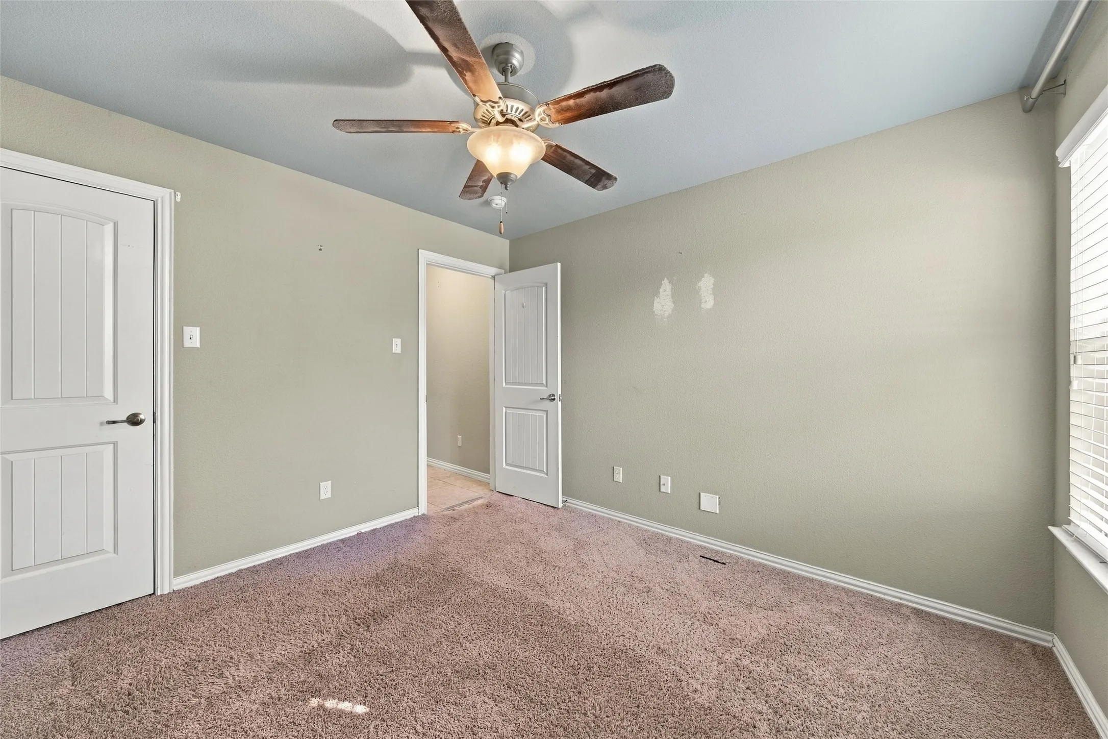 Single Family Residence For Sale in Mc Lennan County , 112 Oak Meadow Trail, Waco, Texas 76657, 4 Bedroom, 3 Bathroom, 2 Garage spaces, 2,271 Sqft, built in 2013, mls#21397135, Real Estate Agent in Waco, Homes For Sale in Mc Lennan county, Homes For Sale in Waco, Realtor in Waco Texas, Real Estate Brokerage Independent Realty Texas, Luminita Cordes Realtor