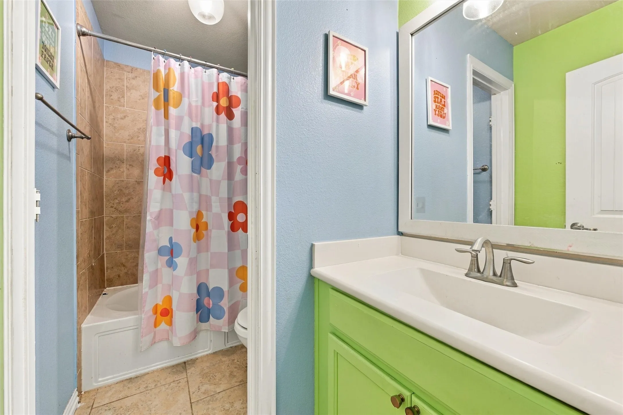 Single Family Residence For Sale in Mc Lennan County , 112 Oak Meadow Trail, Waco, Texas 76657, 4 Bedroom, 3 Bathroom, 2 Garage spaces, 2,271 Sqft, built in 2013, mls#21397135, Real Estate Agent in Waco, Homes For Sale in Mc Lennan county, Homes For Sale in Waco, Realtor in Waco Texas, Real Estate Brokerage Independent Realty Texas, Luminita Cordes Realtor