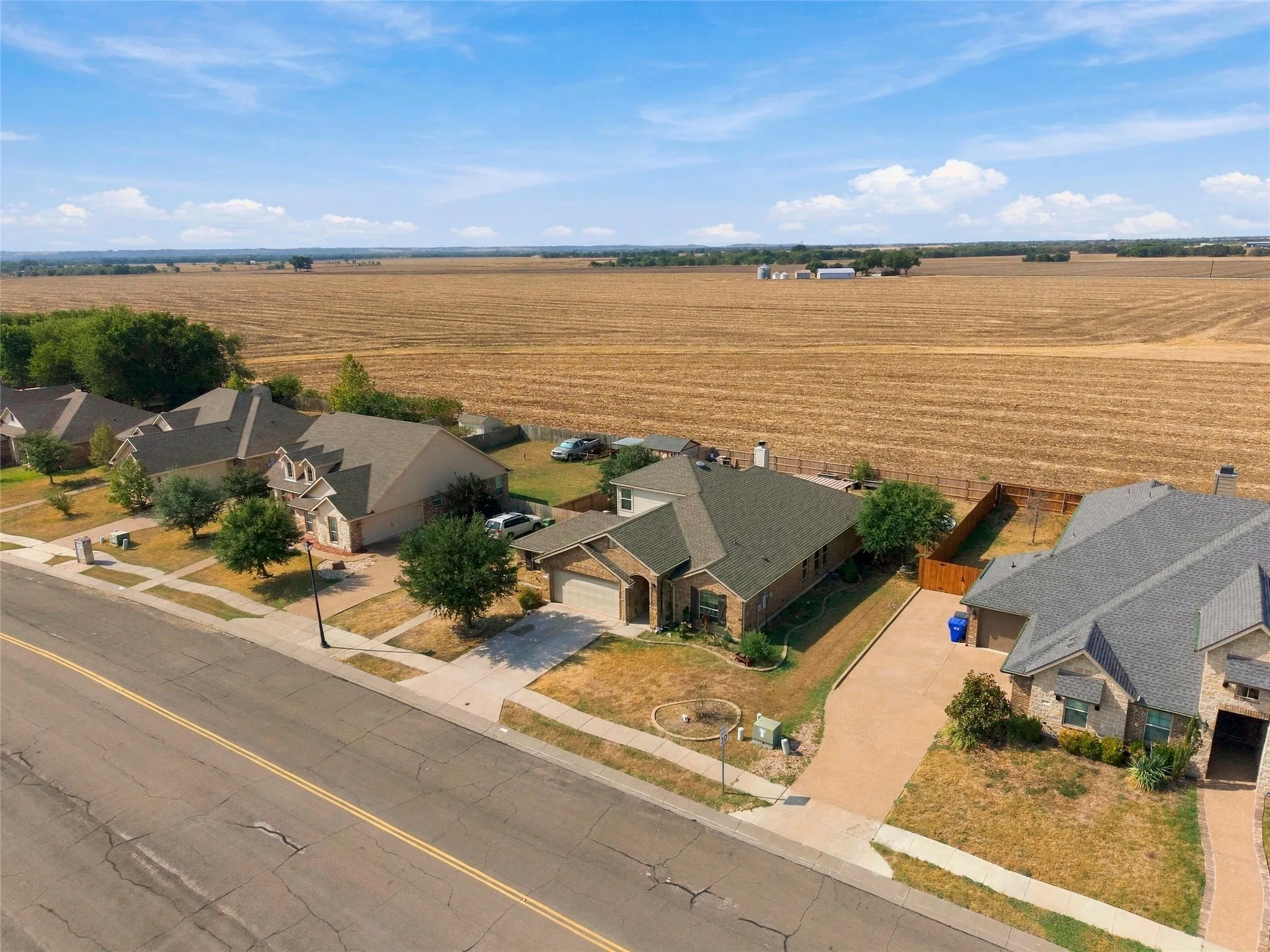 Single Family Residence For Sale in Mc Lennan County , 112 Oak Meadow Trail, Waco, Texas 76657, 4 Bedroom, 3 Bathroom, 2 Garage spaces, 2,271 Sqft, built in 2013, mls#21397135, Real Estate Agent in Waco, Homes For Sale in Mc Lennan county, Homes For Sale in Waco, Realtor in Waco Texas, Real Estate Brokerage Independent Realty Texas, Luminita Cordes Realtor