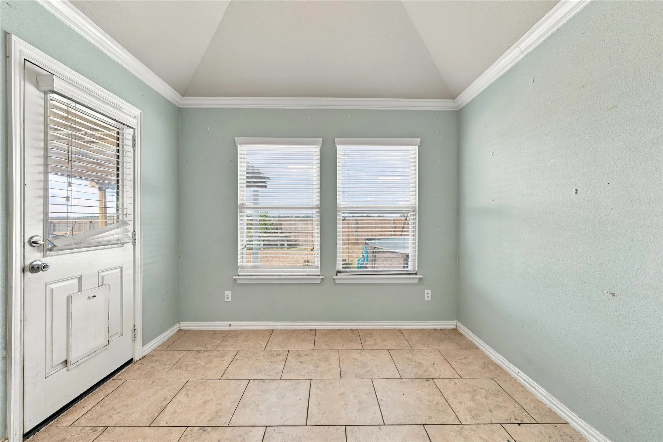 Single Family Residence For Sale in Mc Lennan County , 112 Oak Meadow Trail, Waco, Texas 76657, 4 Bedroom, 3 Bathroom, 2 Garage spaces, 2,271 Sqft, built in 2013, mls#21397135, Real Estate Agent in Waco, Homes For Sale in Mc Lennan county, Homes For Sale in Waco, Realtor in Waco Texas, Real Estate Brokerage Independent Realty Texas, Luminita Cordes Realtor