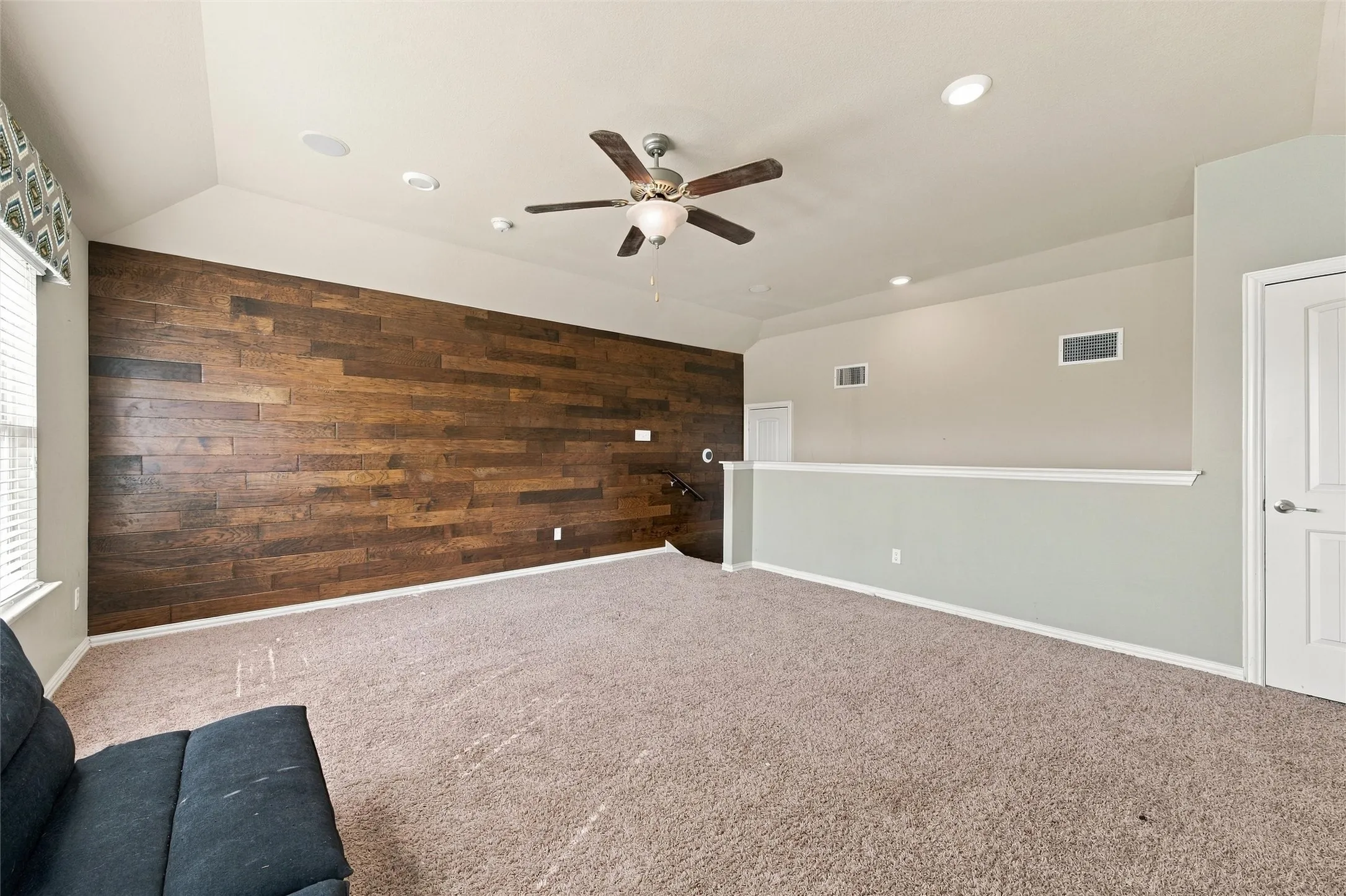 Single Family Residence For Sale in Mc Lennan County , 112 Oak Meadow Trail, Waco, Texas 76657, 4 Bedroom, 3 Bathroom, 2 Garage spaces, 2,271 Sqft, built in 2013, mls#21397135, Real Estate Agent in Waco, Homes For Sale in Mc Lennan county, Homes For Sale in Waco, Realtor in Waco Texas, Real Estate Brokerage Independent Realty Texas, Luminita Cordes Realtor